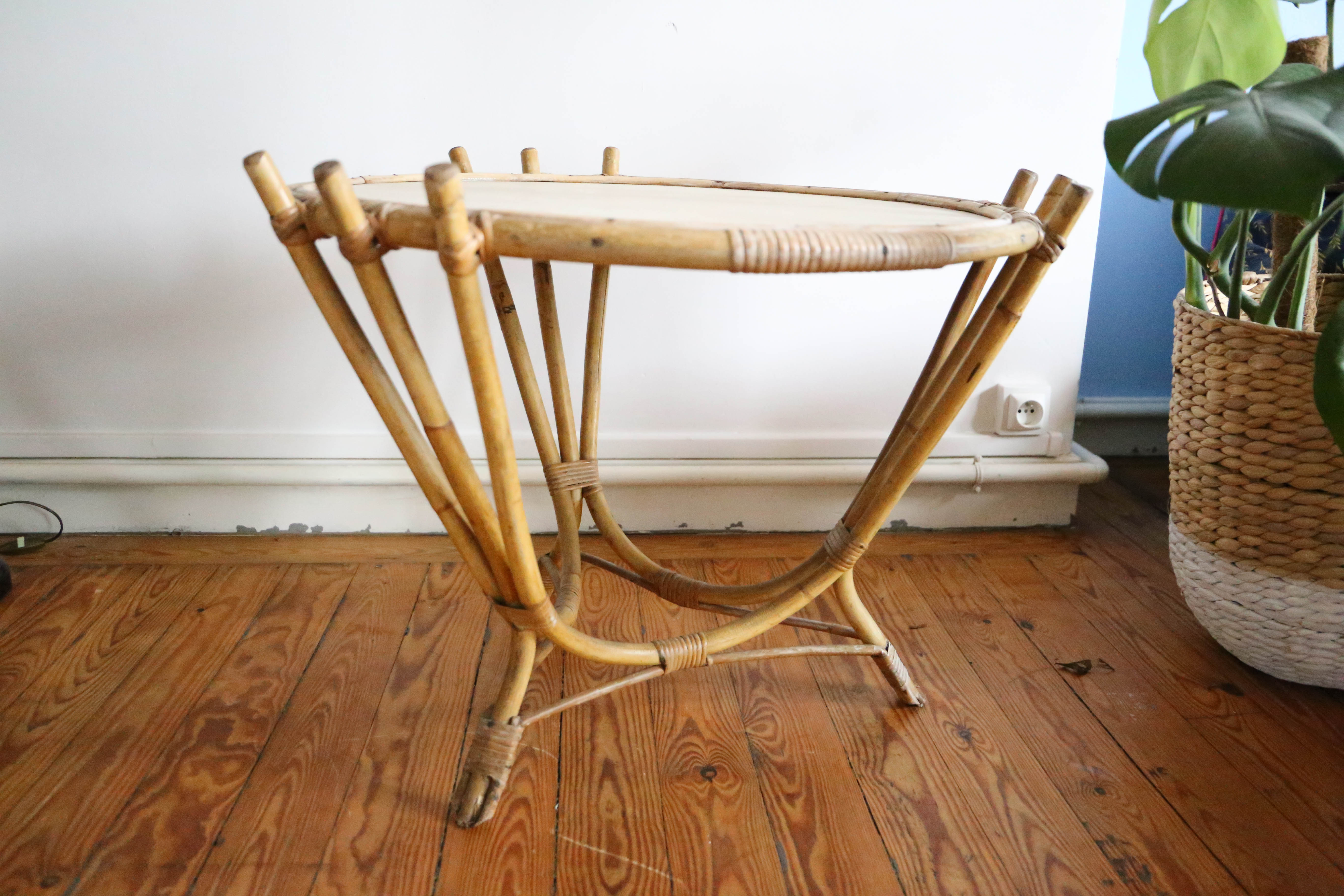 Nice rattan coffee table, vintage