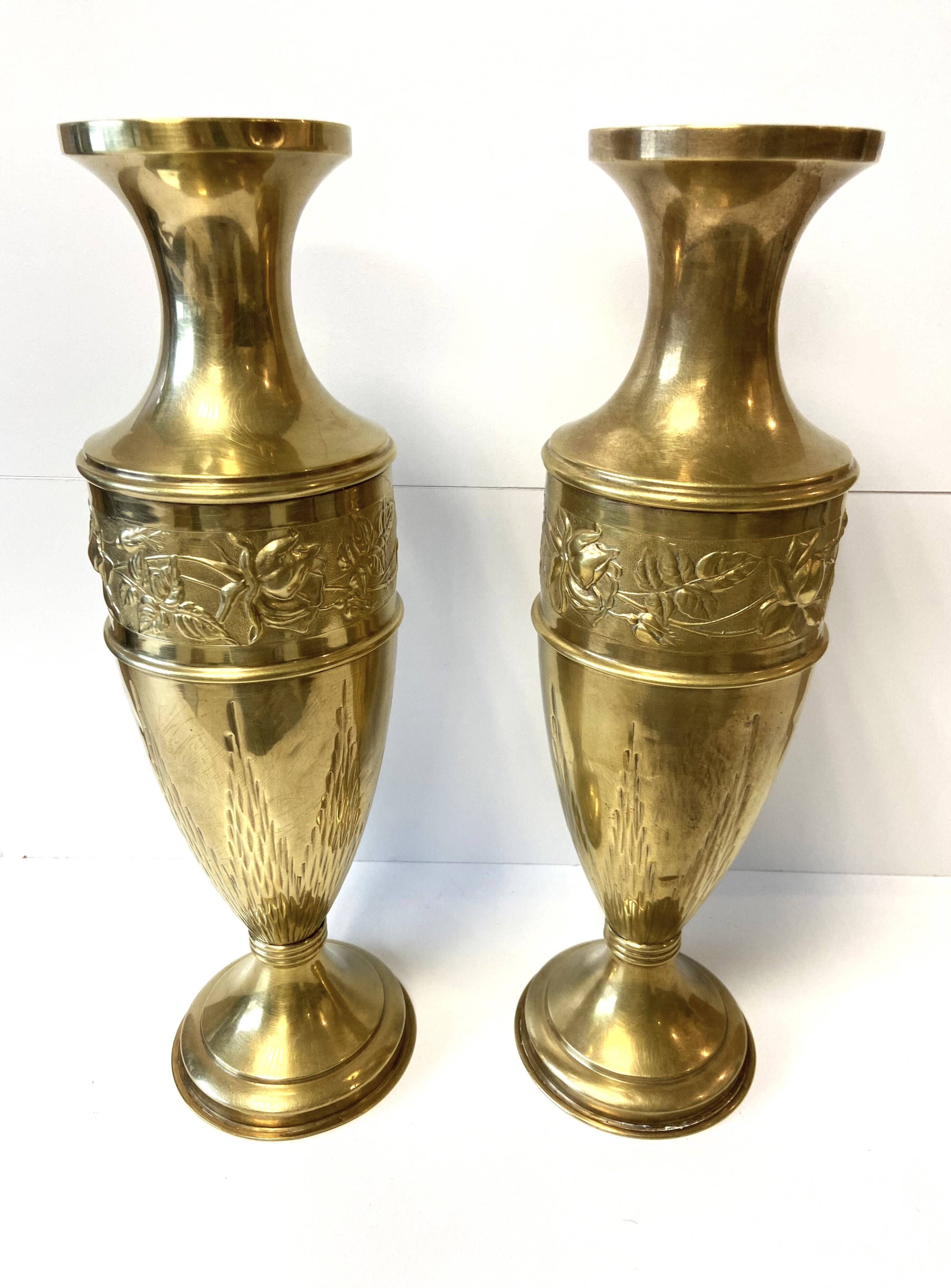 Paire de Soliflores Vases d'Autel Balustre Cuivre Jaune Art Nouveau