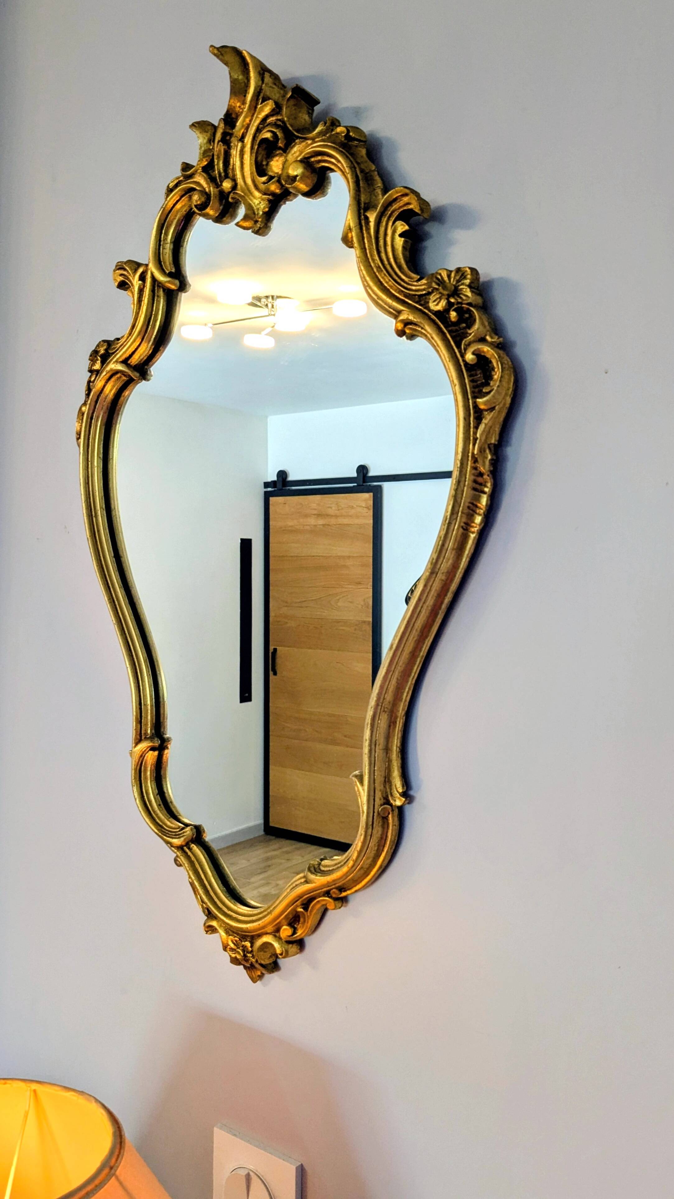 Miroir baroque doré ancien — courbes élégantes, esprit château 69 X 43 cm
