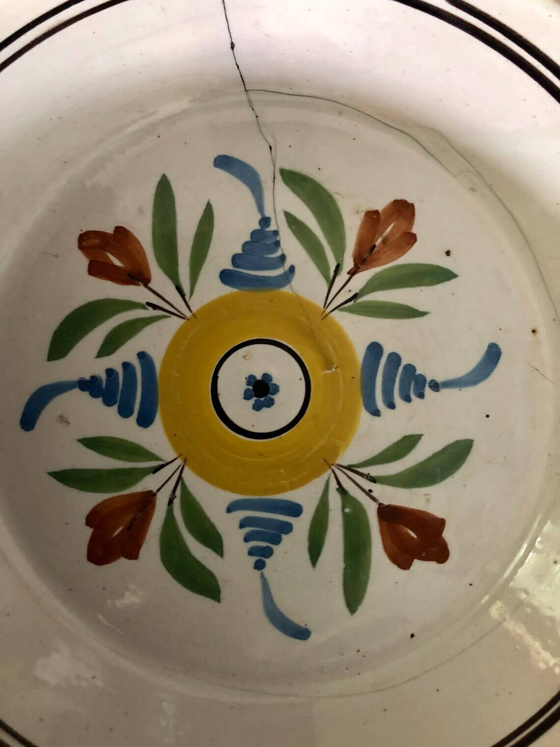 18th century polychrome earthenware plate