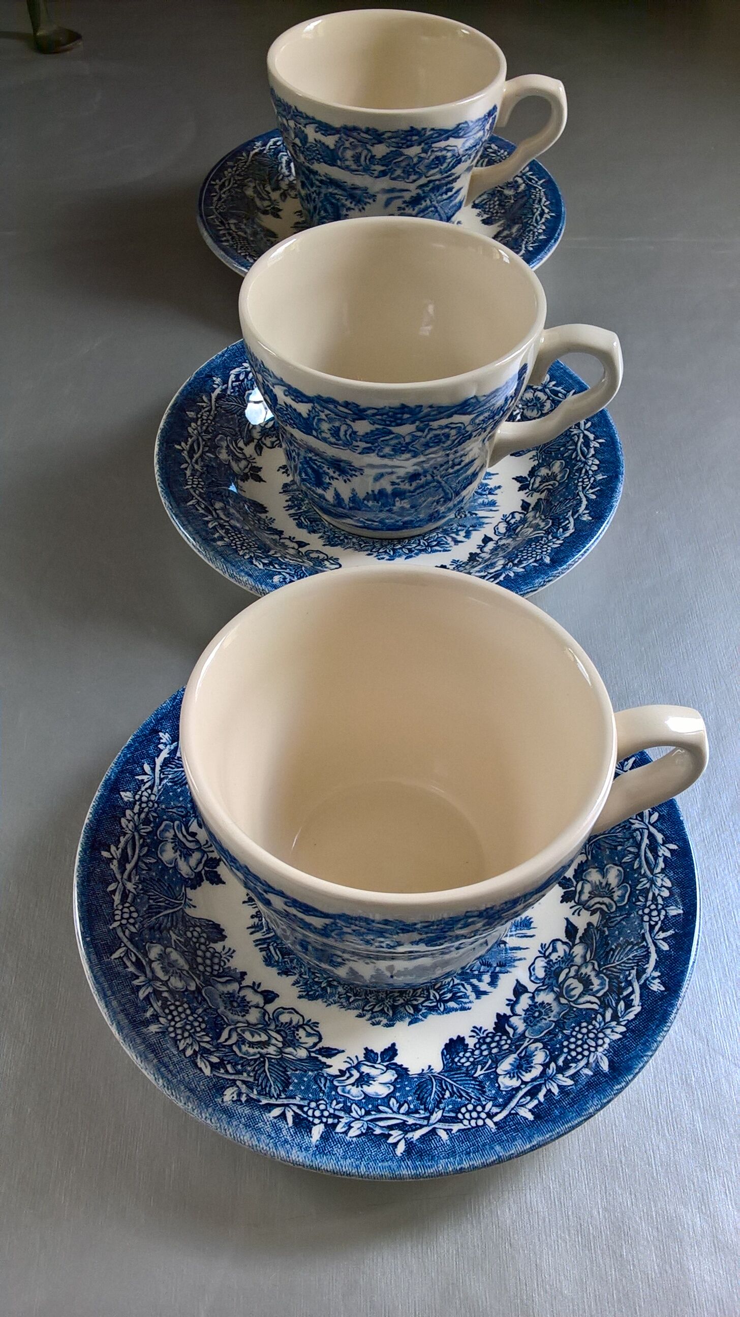 English Ironstone Tableware Ltd (EIT) "Kingswood" blue-white cups and saucers