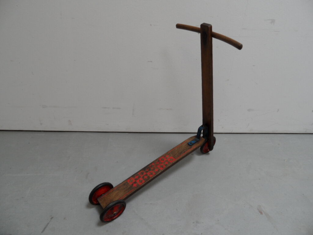 Trotinette en bois vintage