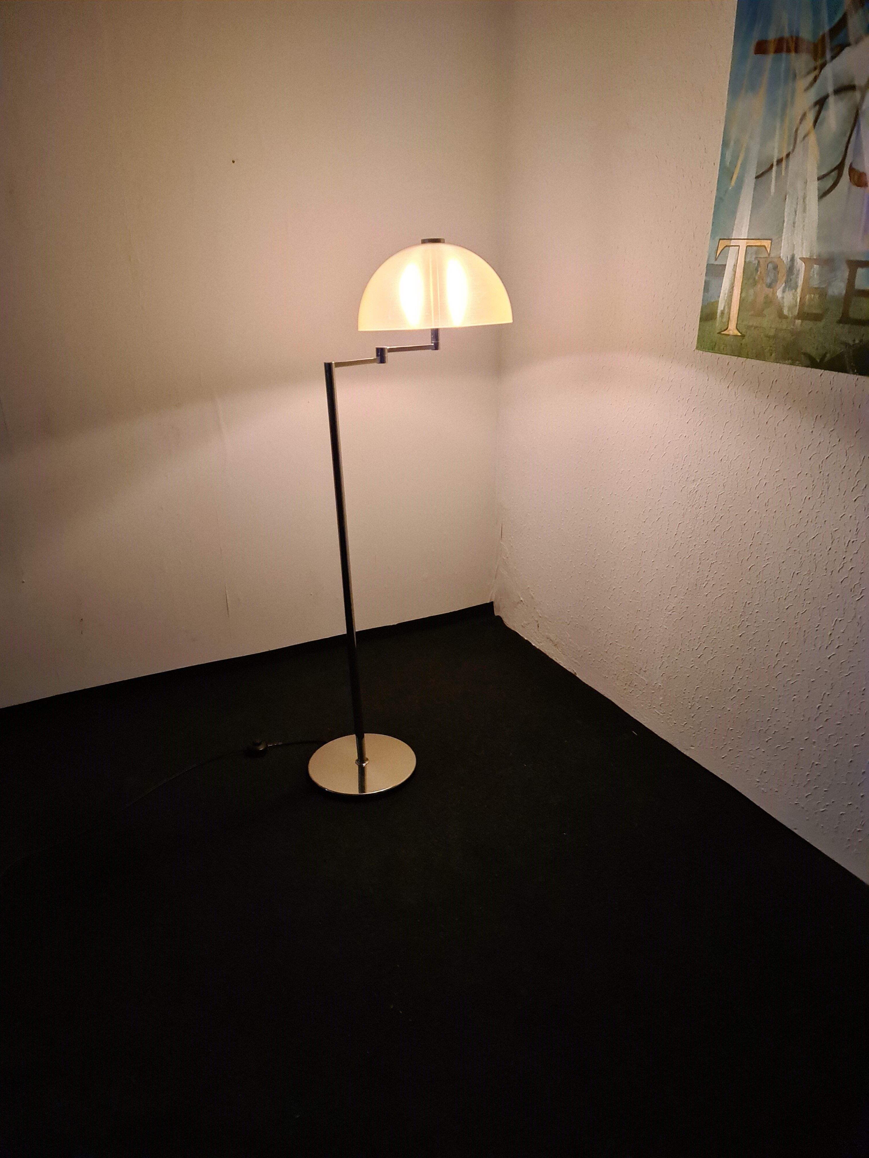Vintage floor lamp in metal and synthetic resin