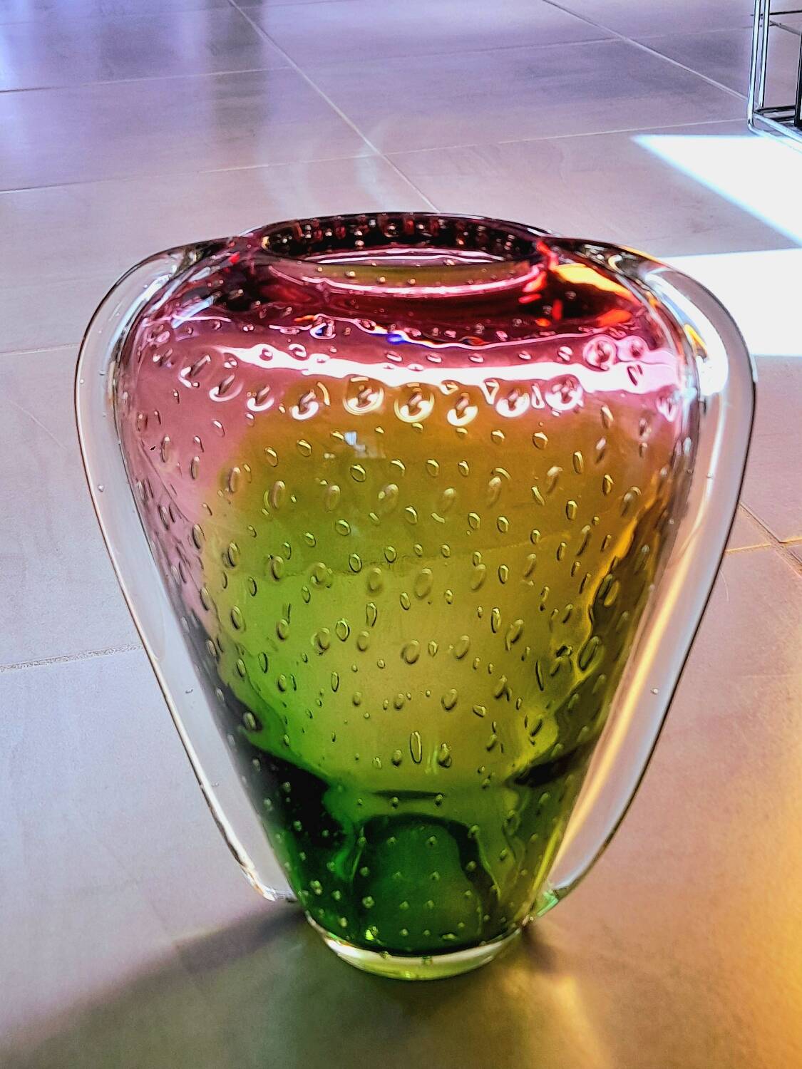 Bubble glass strawberry vase from Murano, 1960