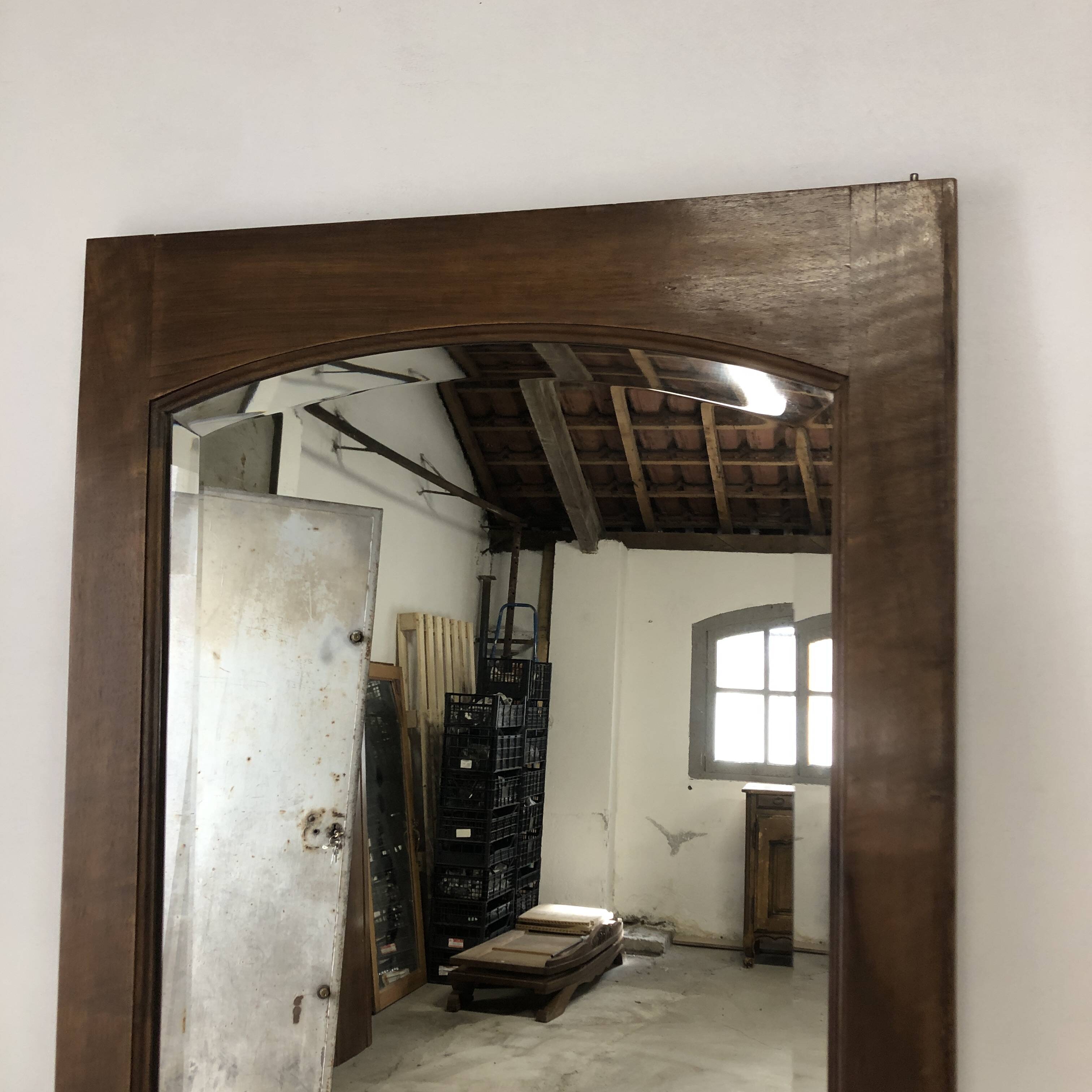 Beveled mirror
