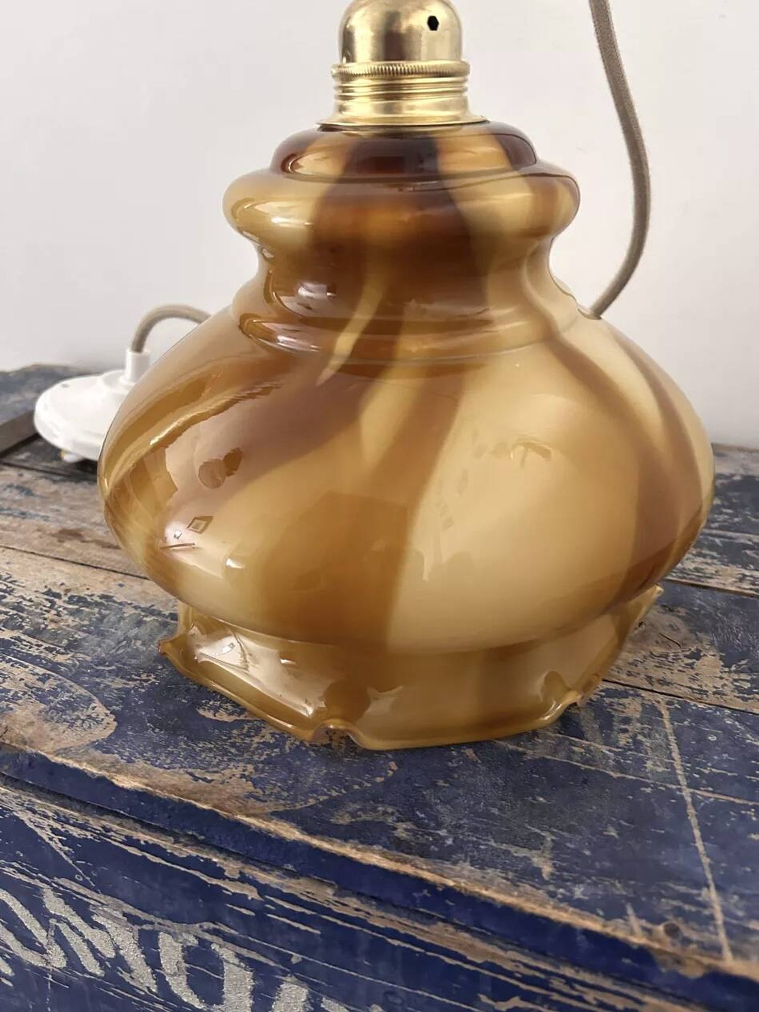 Suspension vintage en opaline marbrée