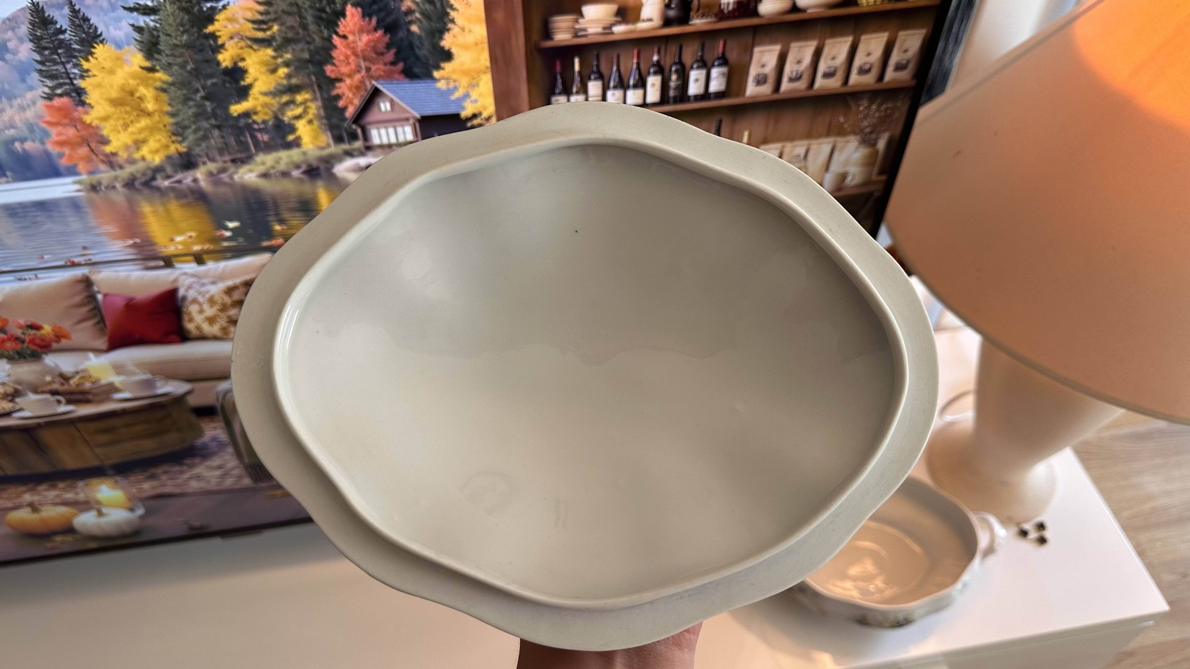 Soup tureen "Aux Lions de Faïence" Paris - Perfect Condition