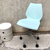 Mauï Kartell office chair design Vico Magistretti swivel wheel