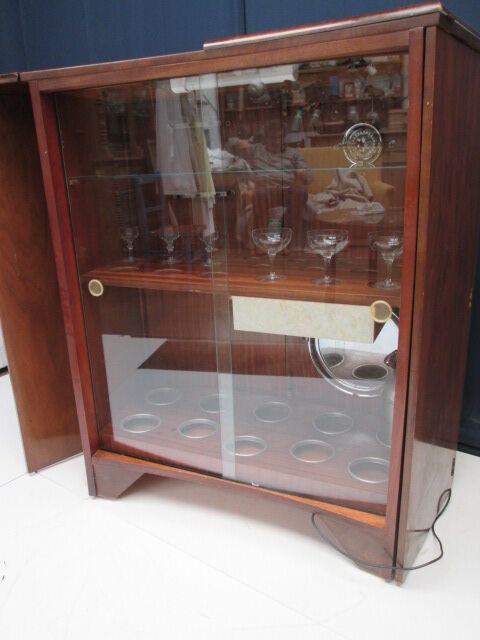 Art deco bar system in walnut