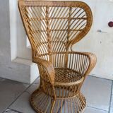 énorme fauteuil en rotin