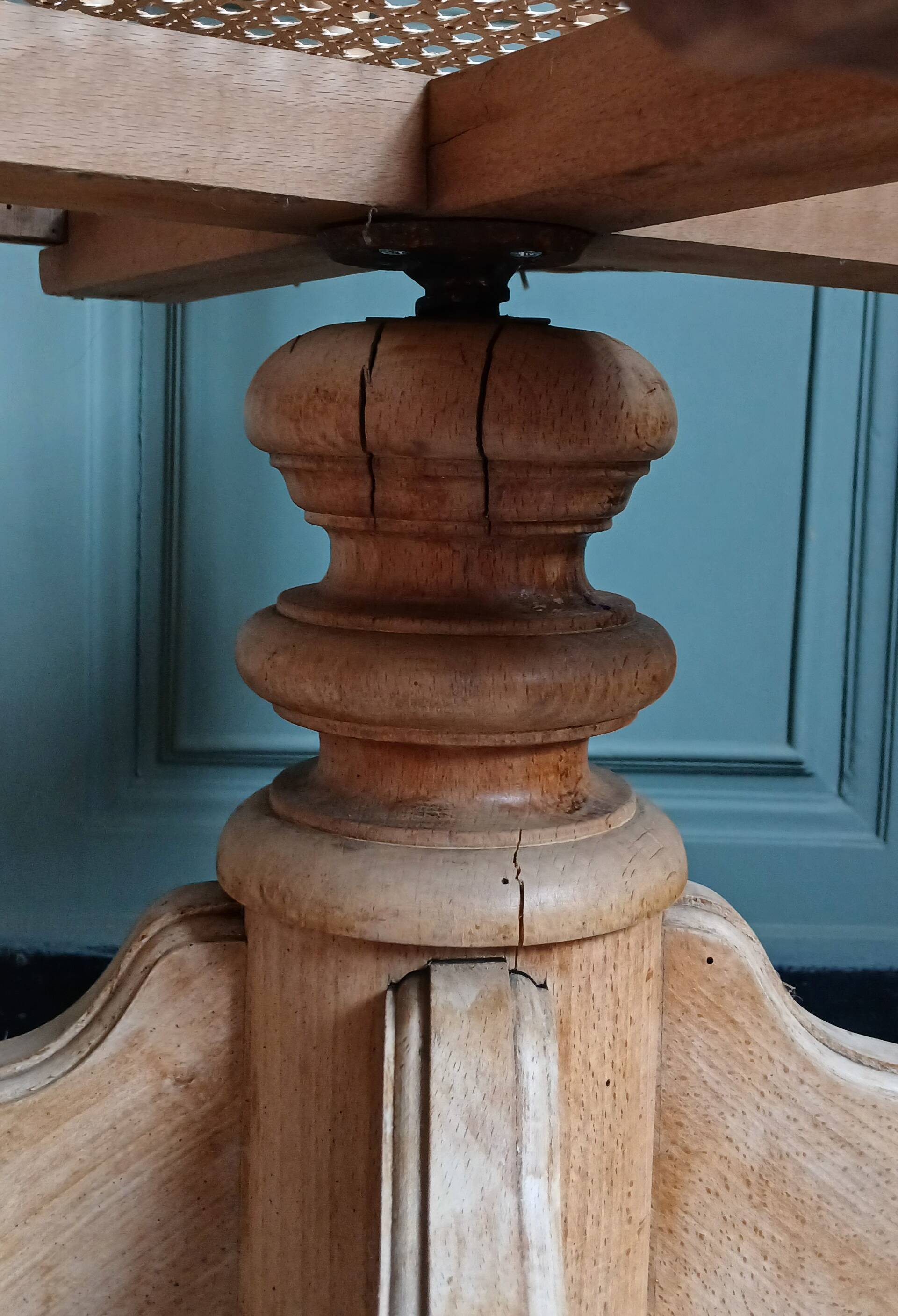Fauteuil de bureau américain "capitaine" en chêne & cannage, vers 1900