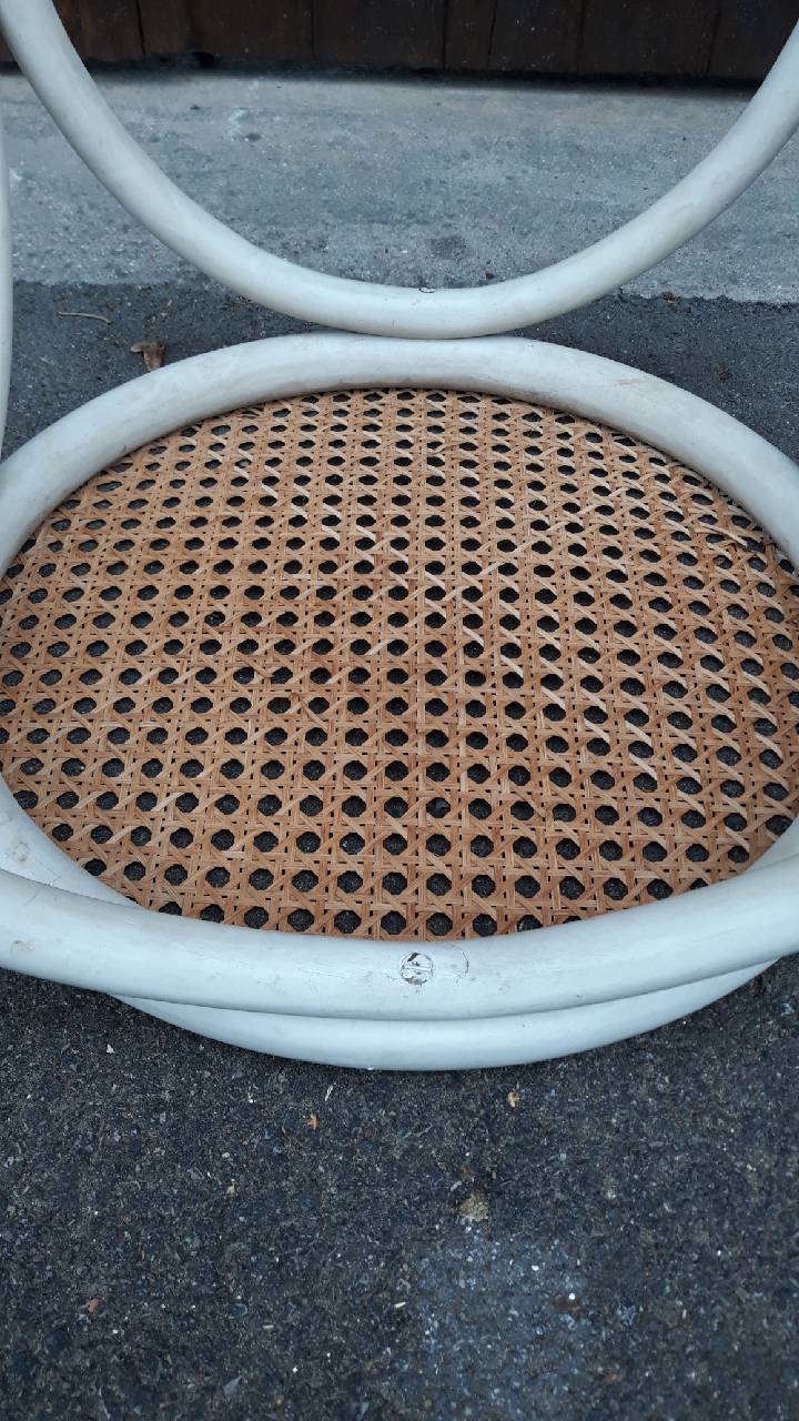 Stool in wood and caning