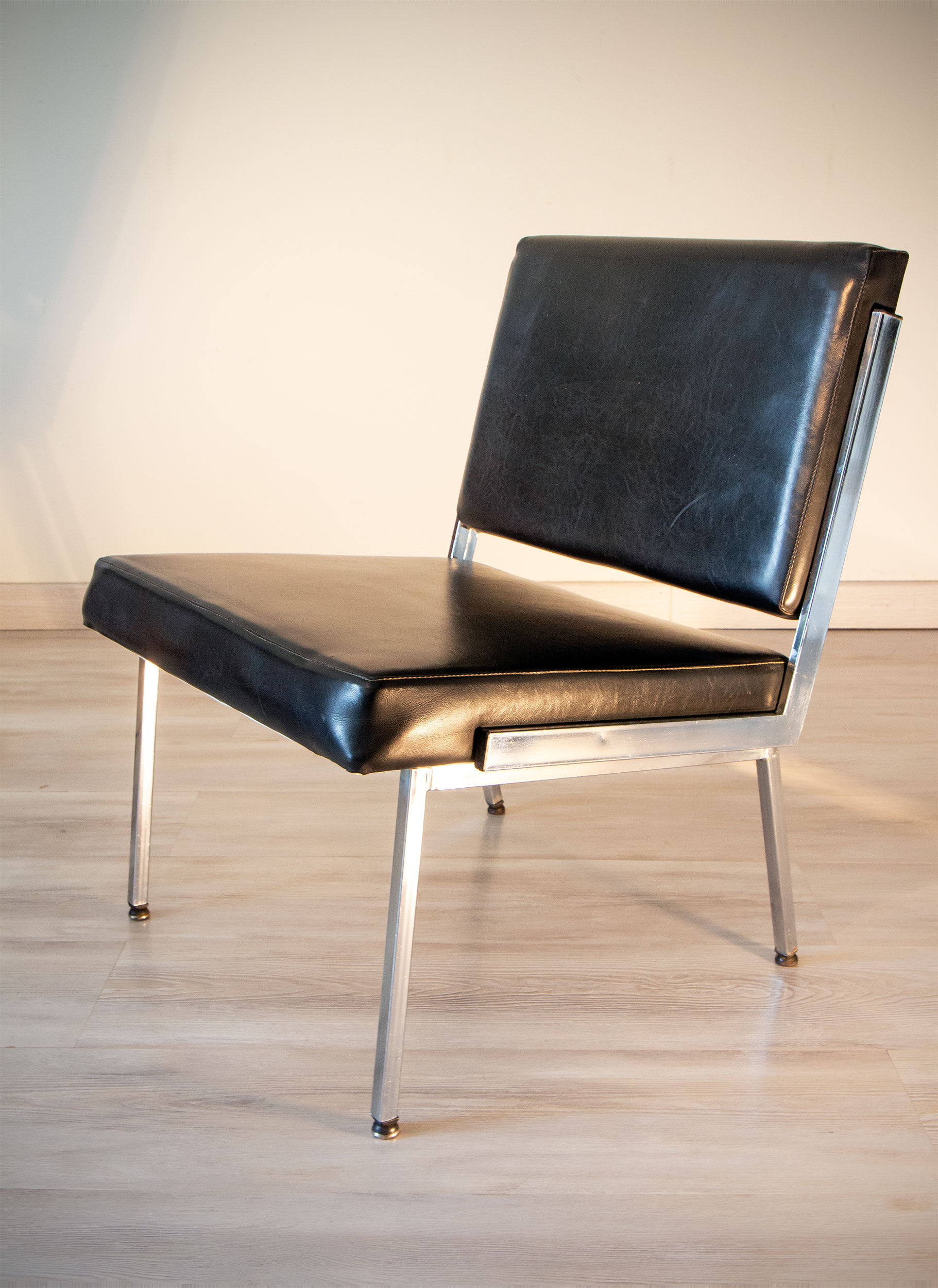 Heater year 60 chrome and imitation black leather