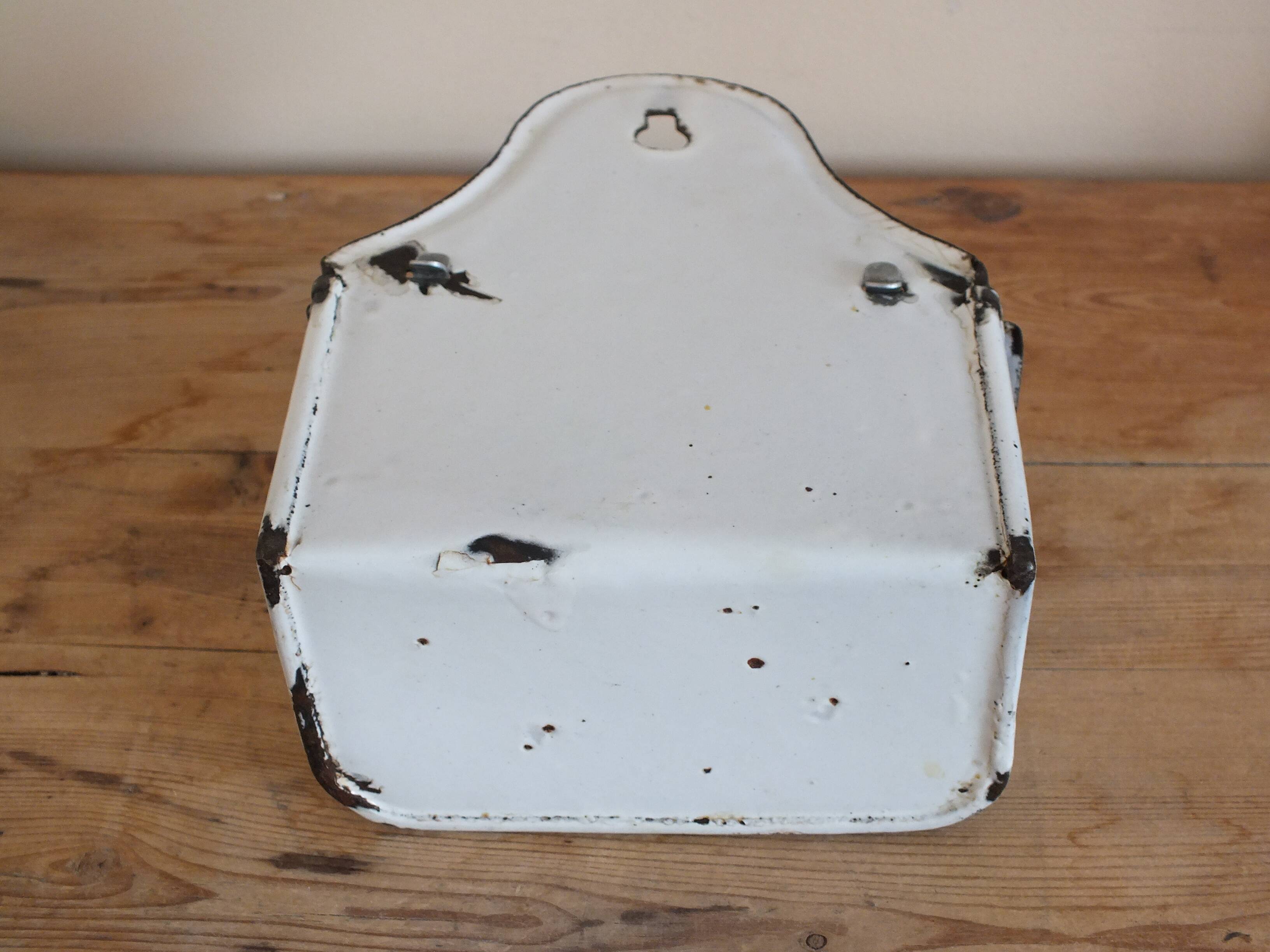 old matchbox in enameled sheet metal