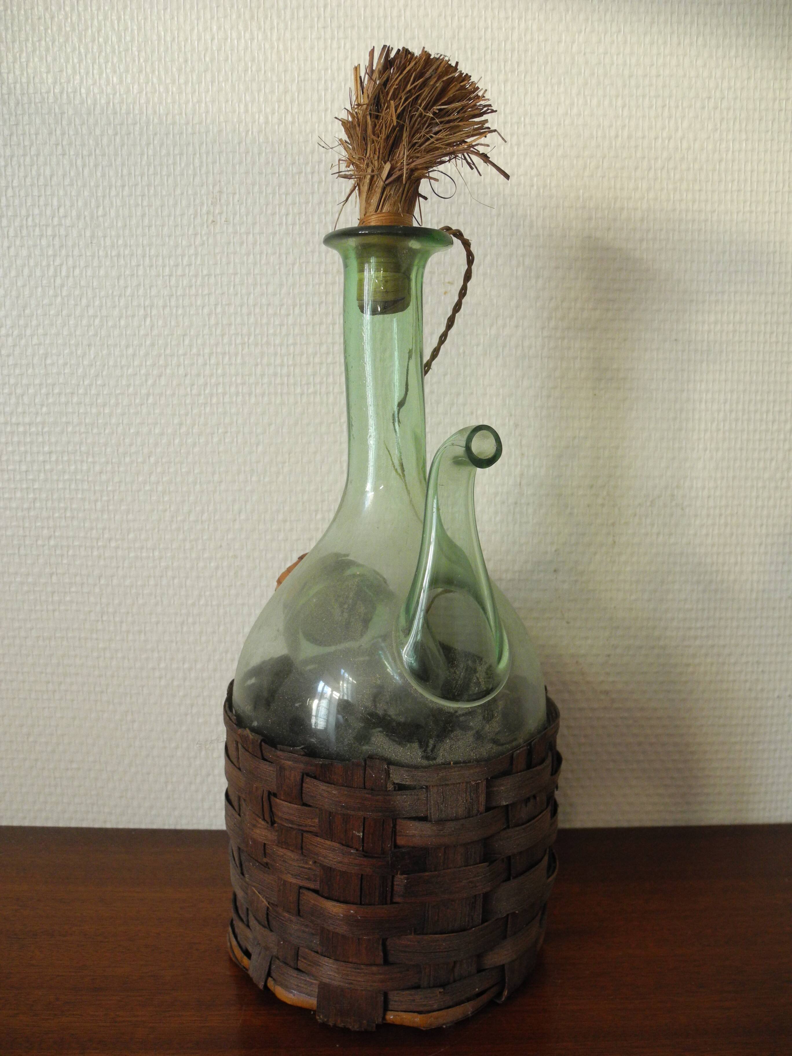 Old bottle carafe kangaroo wine vintage glass wine carafe bottle