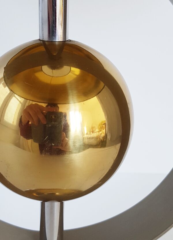 Lampe de table boule dorée 1970