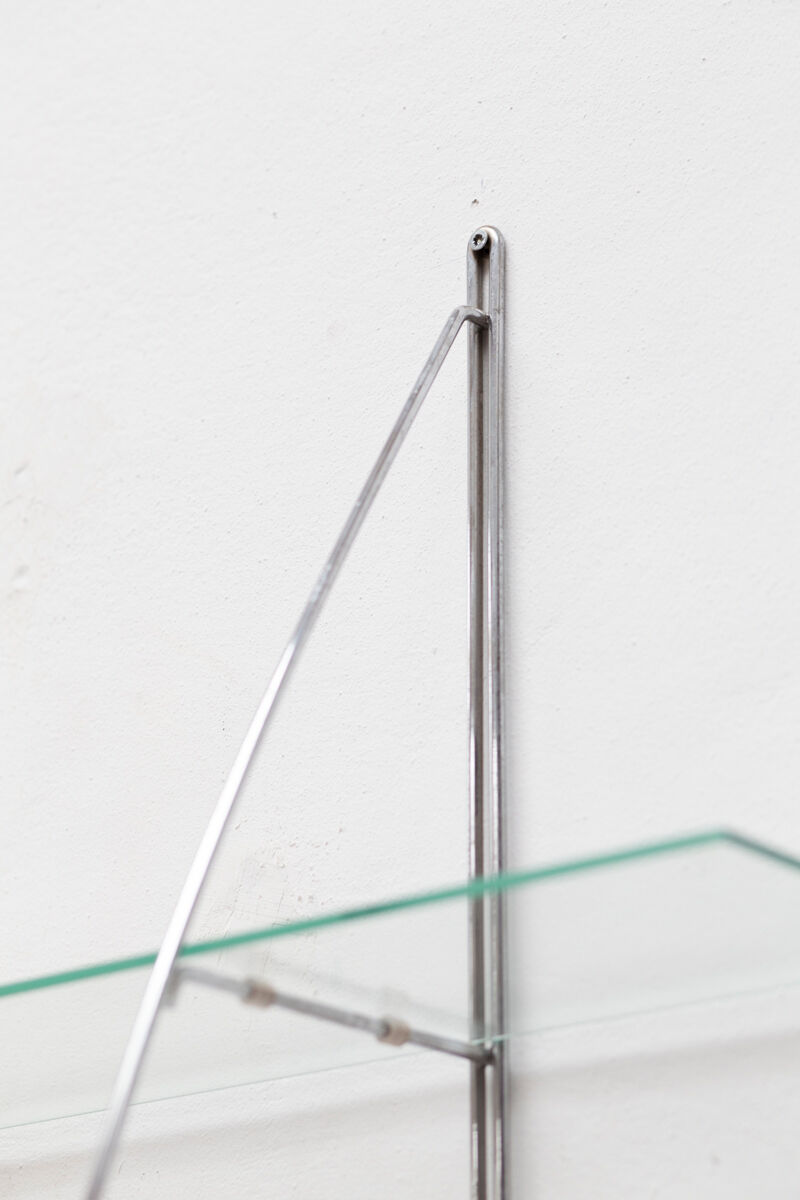 Wall rack 'sail' in chrome and glass