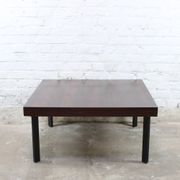 Table de salon carrée en teck par Pierre Guariche pour Meurop