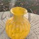 Vase en verre de clichy jaune et blanc, vintage