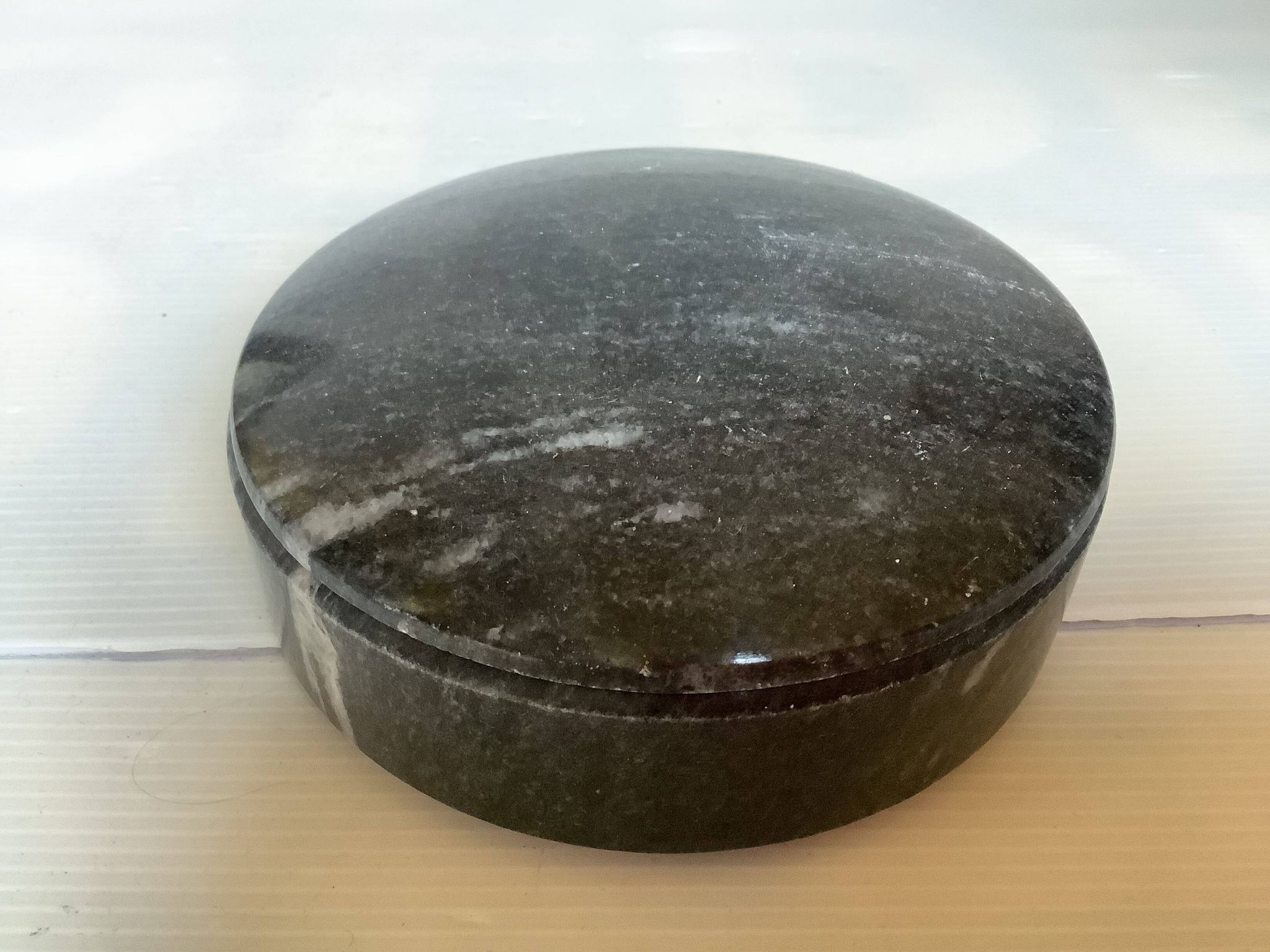 Vide poche boîte en marbre veiné