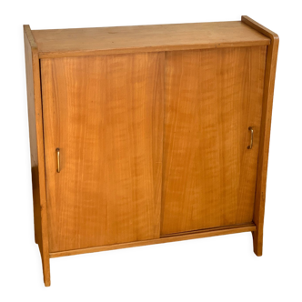 Armoire de poupée