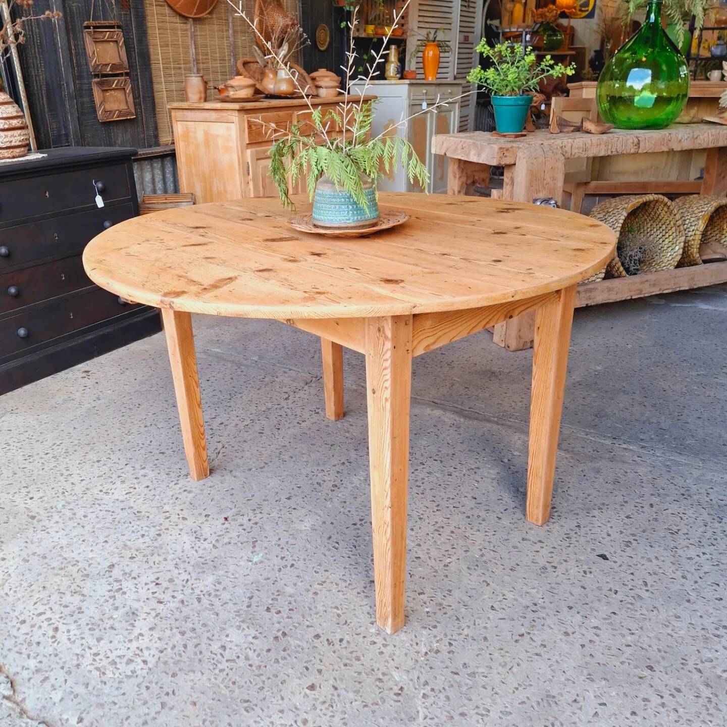 Old round table