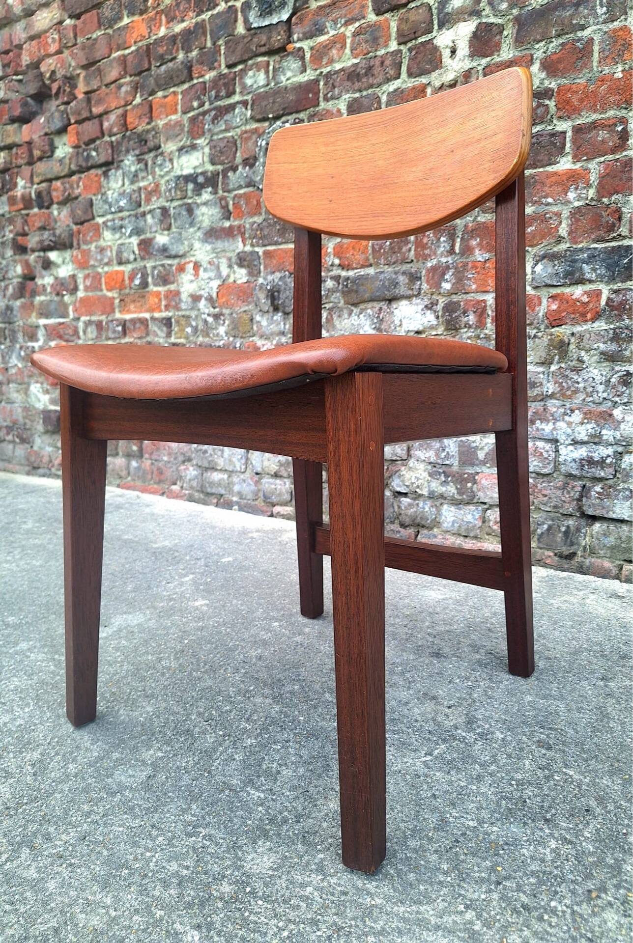 Vintage Scandinavian chair in teak, antique seating furniture.