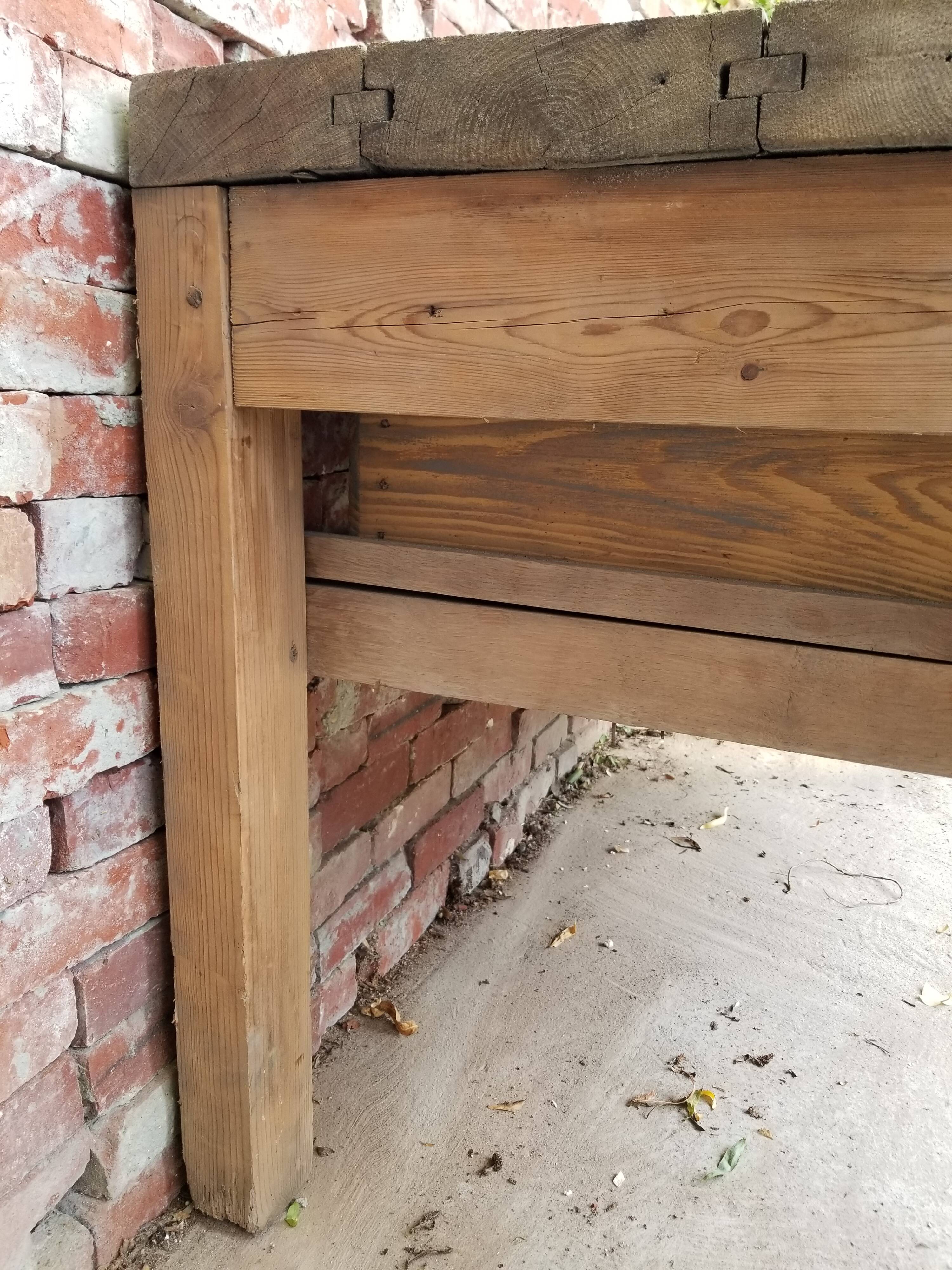 Workbench with drawers
