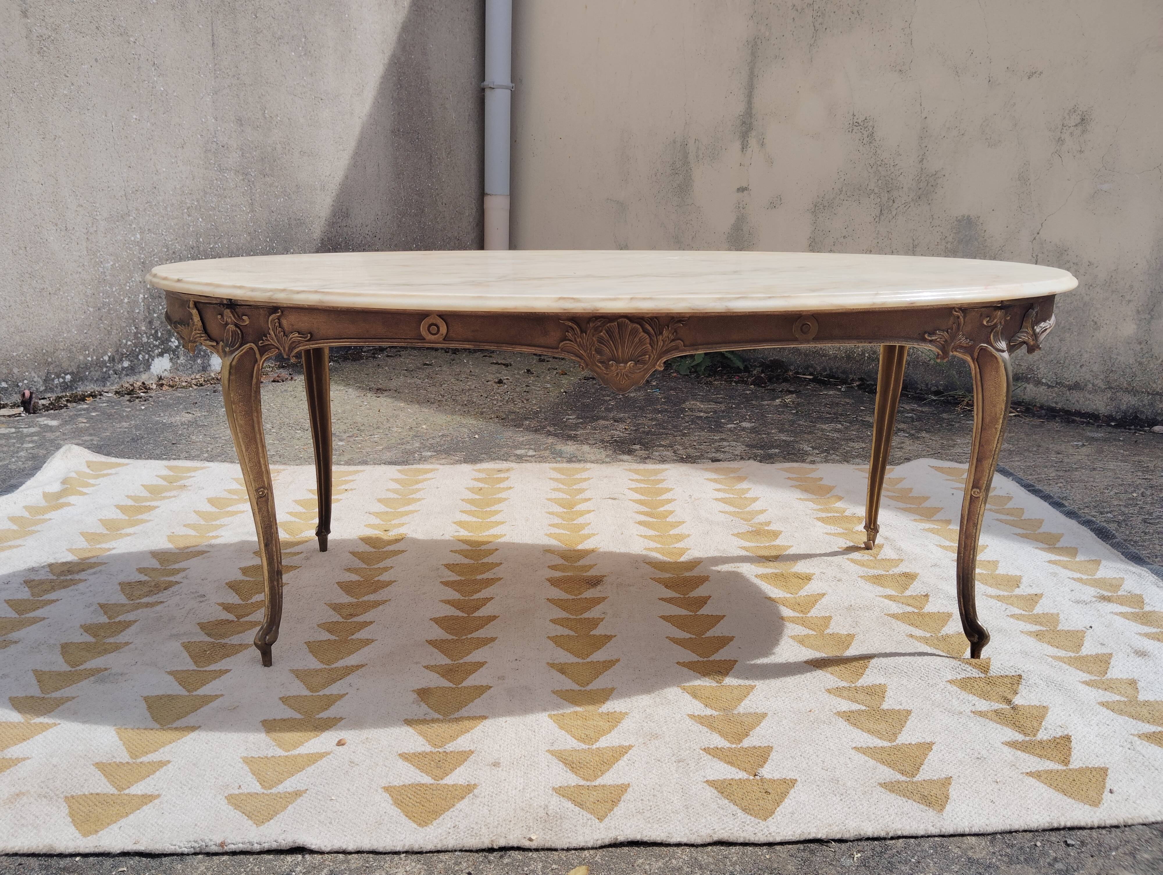 Table basse Louis XV marbre et métal doré