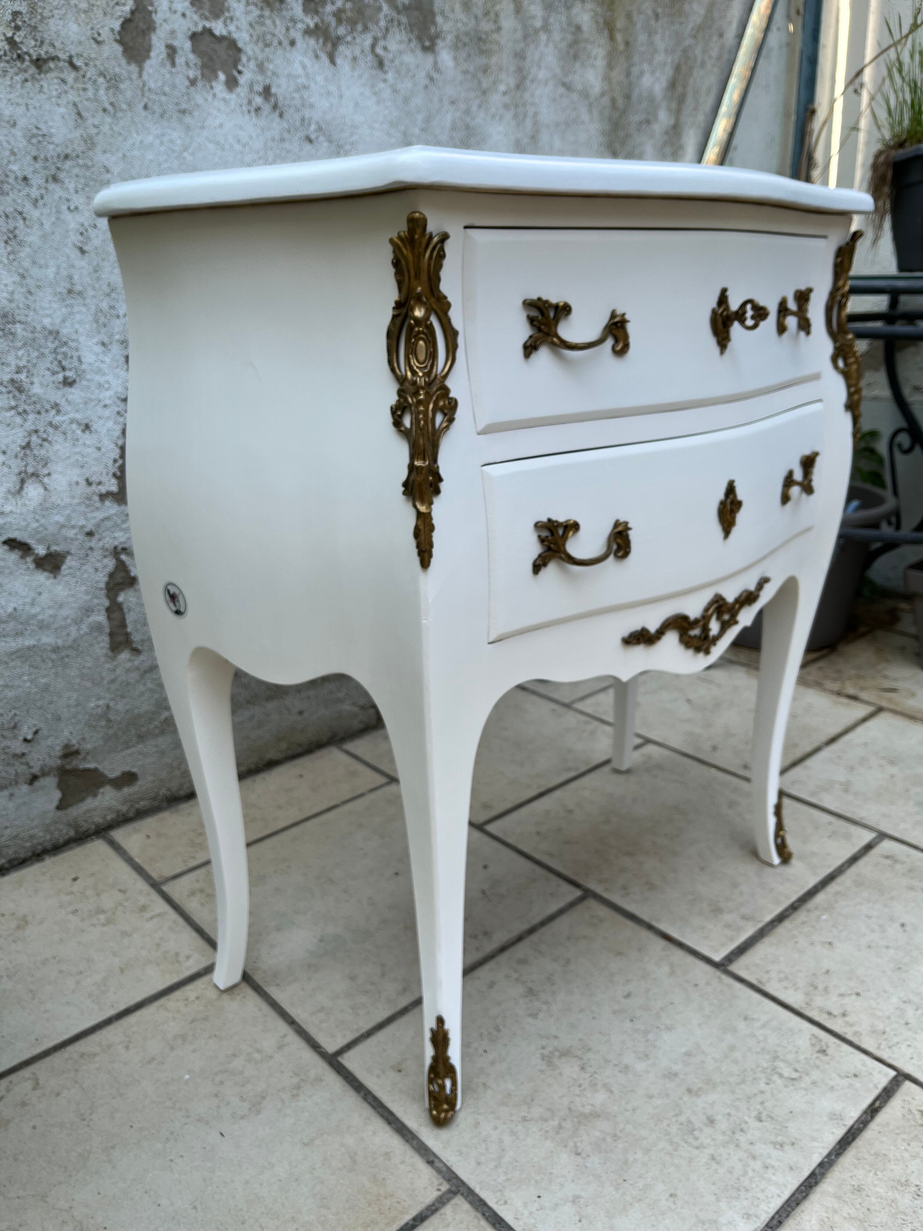 Louis XV chest of drawers