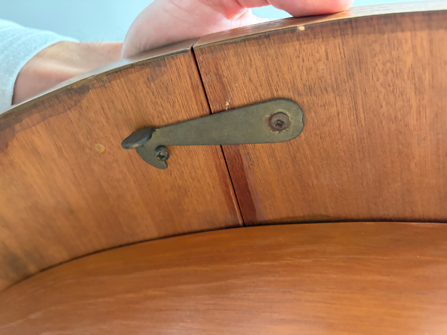 Vintage Scandinavian round table from the 50s and 60s in extendable teak with ra.