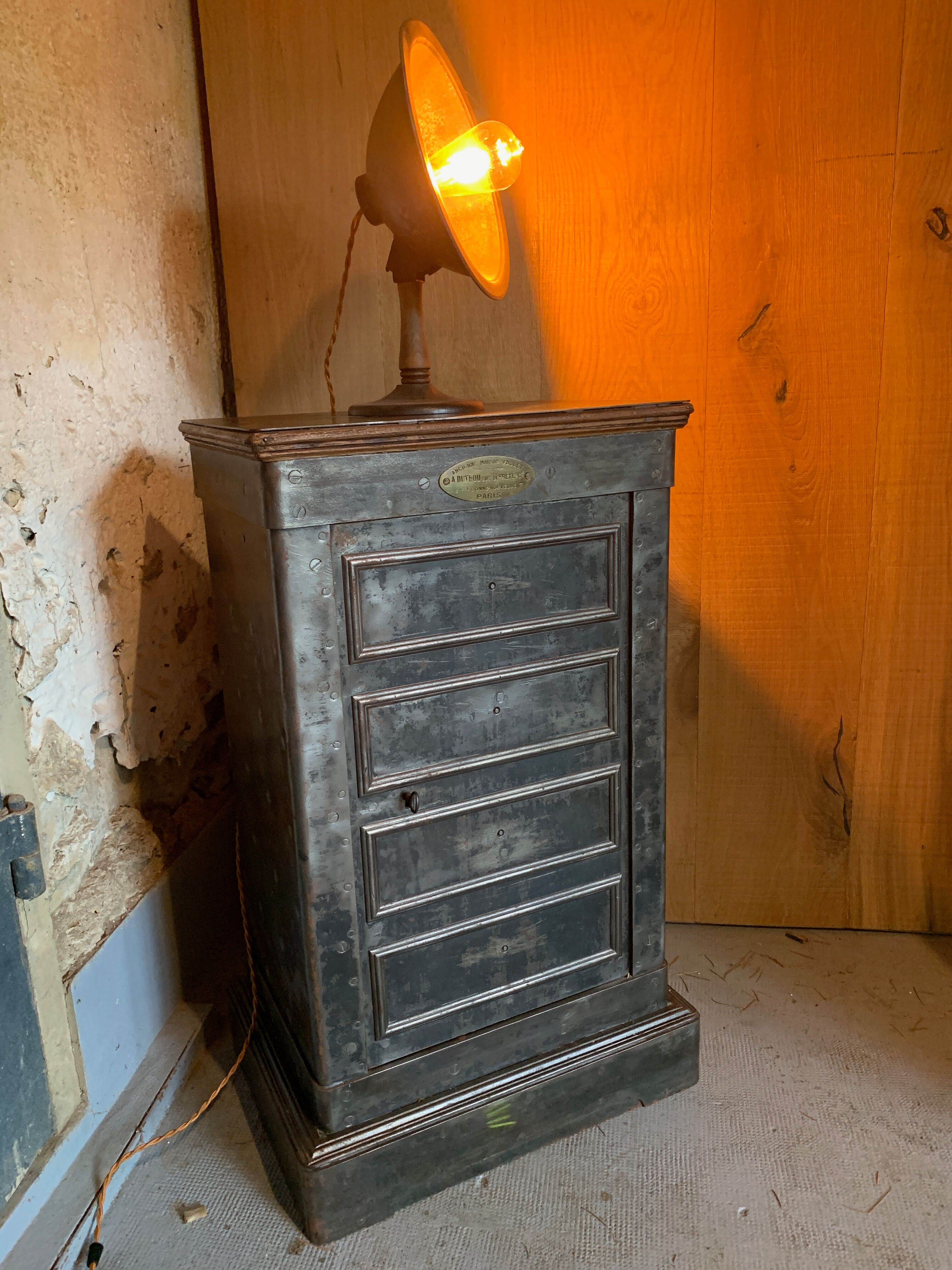 Former fort chest Vallet Freté Paris 1900