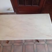 Table rectangulaire marbre jaune