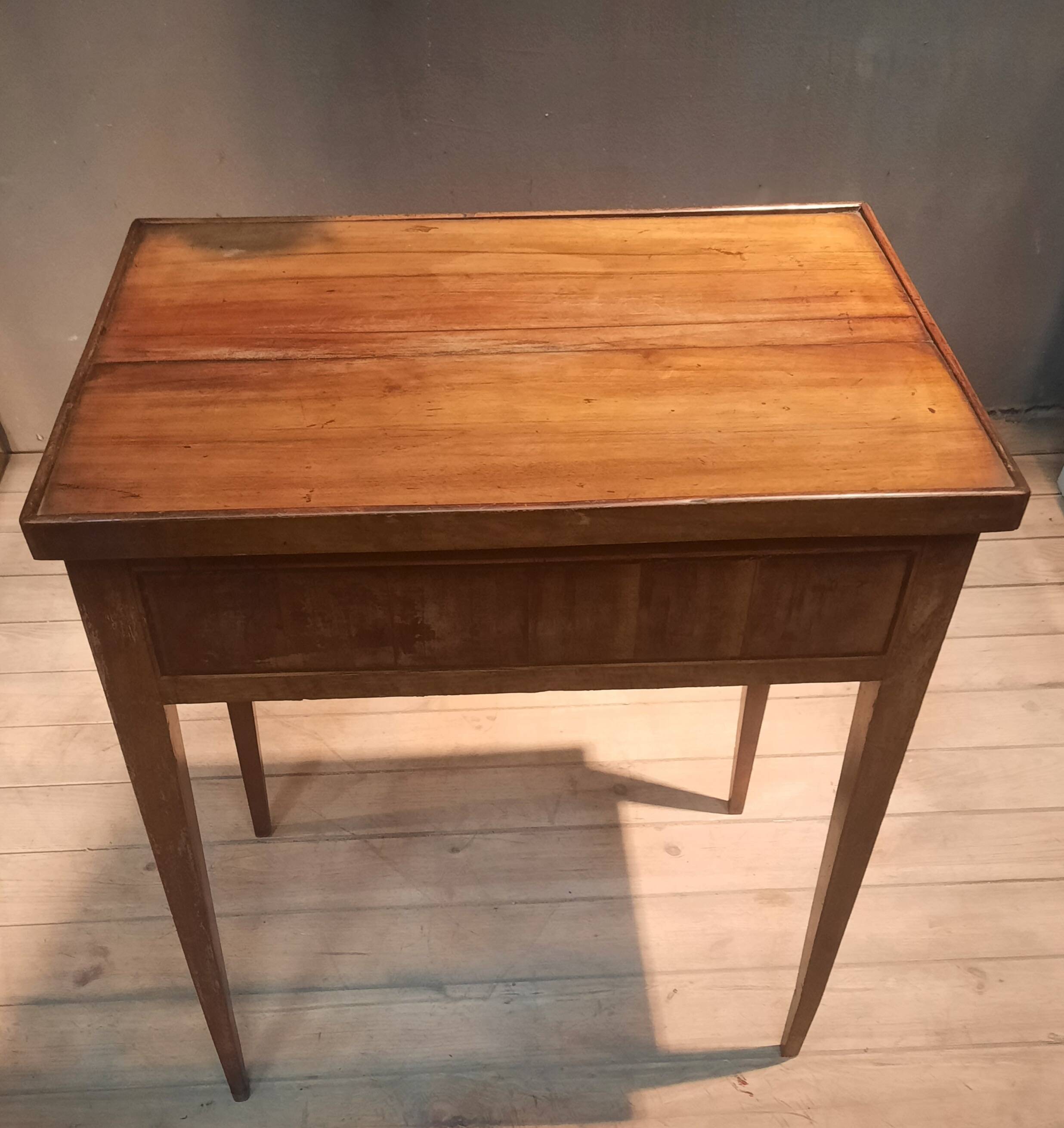 Dressing table from the eighteenth century