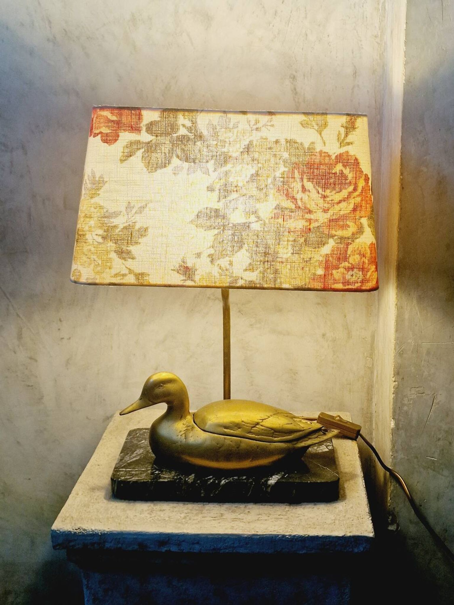 Vintage gold-plated duck lamp
