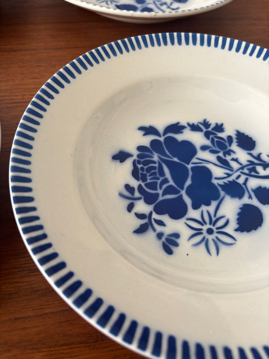 6 assiettes creuses Lunéville modèle Évian – décor floral