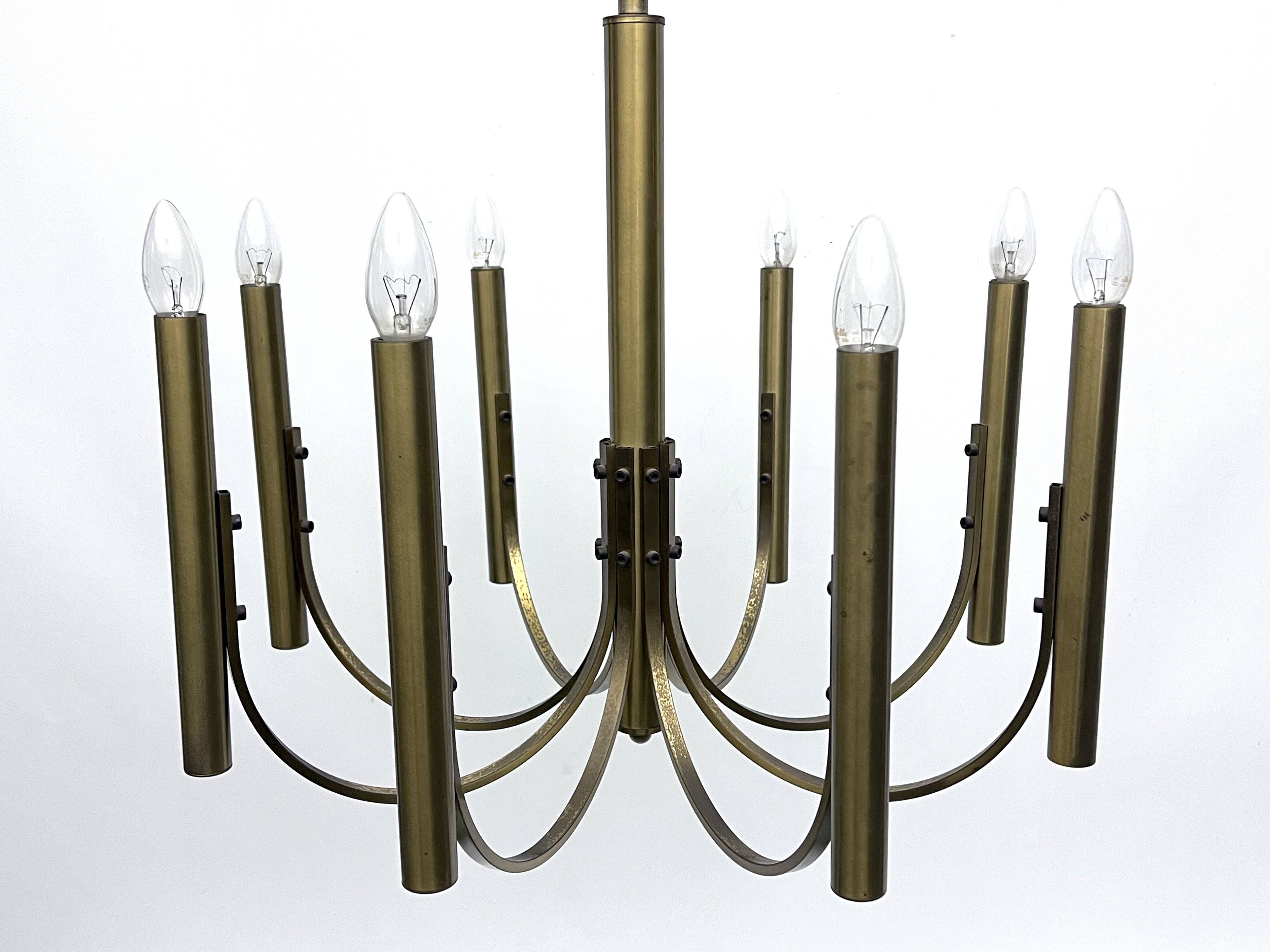 Sciolari, Vintage Italian large 8 lights brass chandelier. 1970s