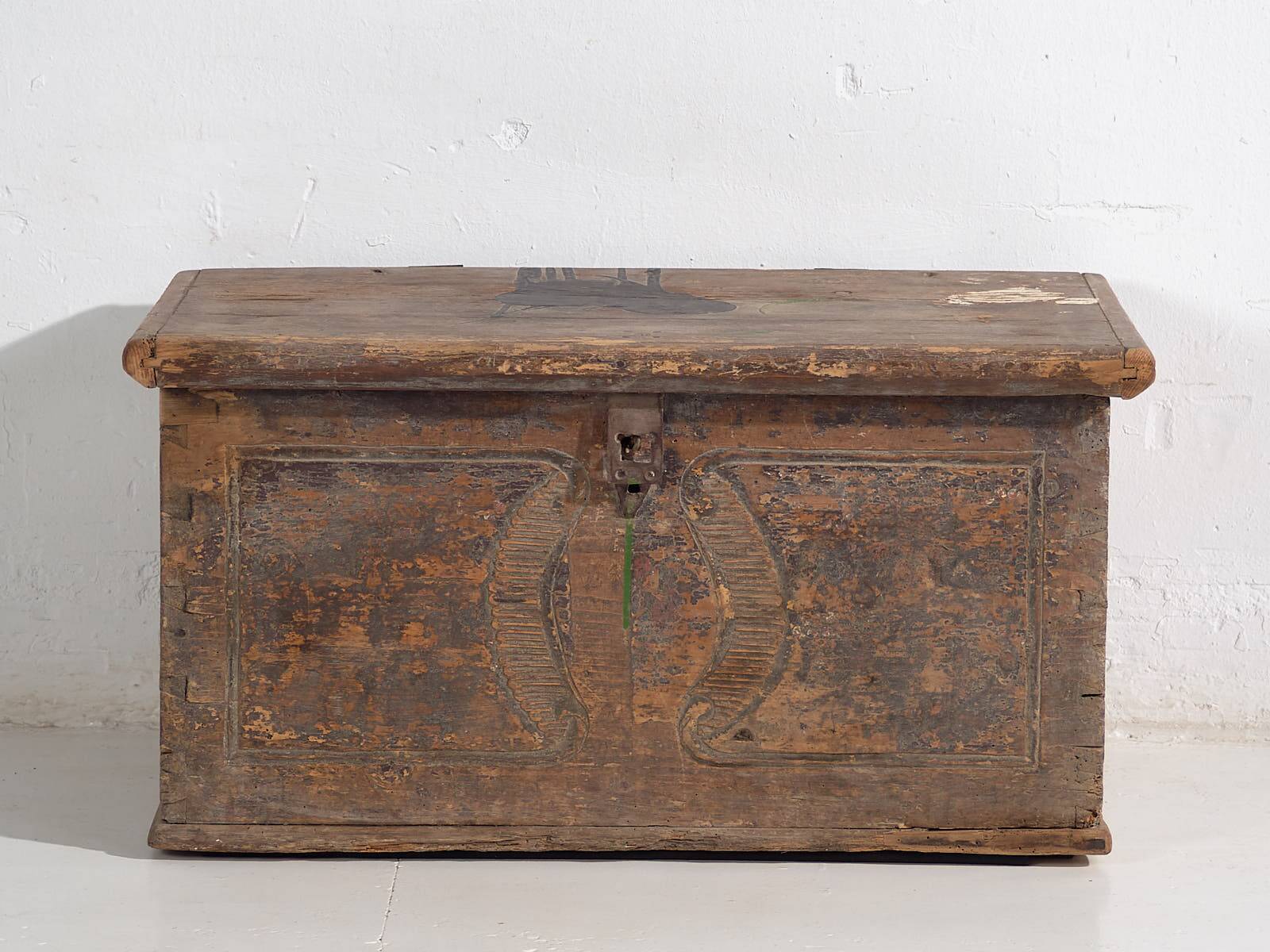 Ancien coffre en bois massif (Année 1830) #34