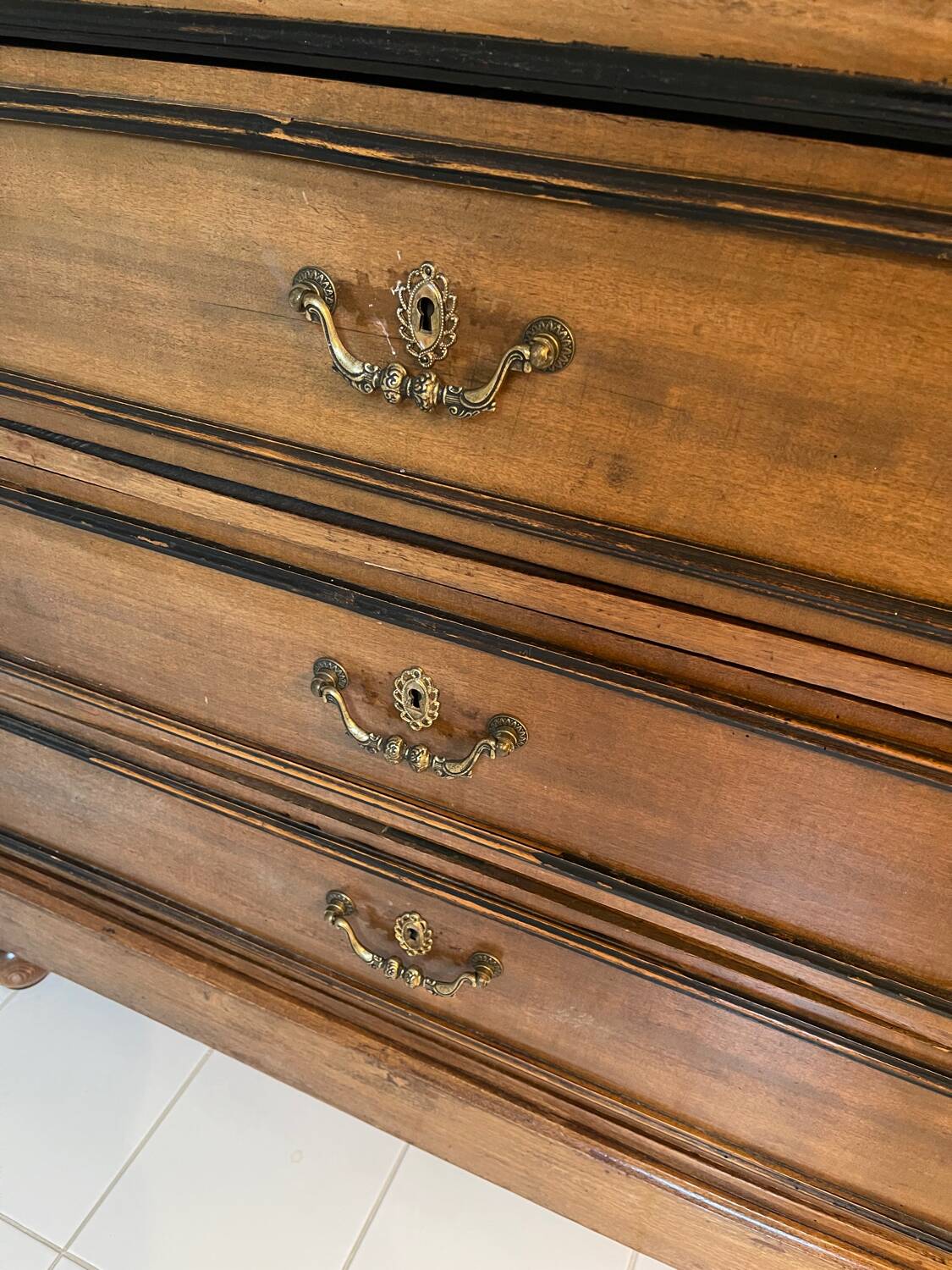 Wooden and marble chest of drawers with mirror