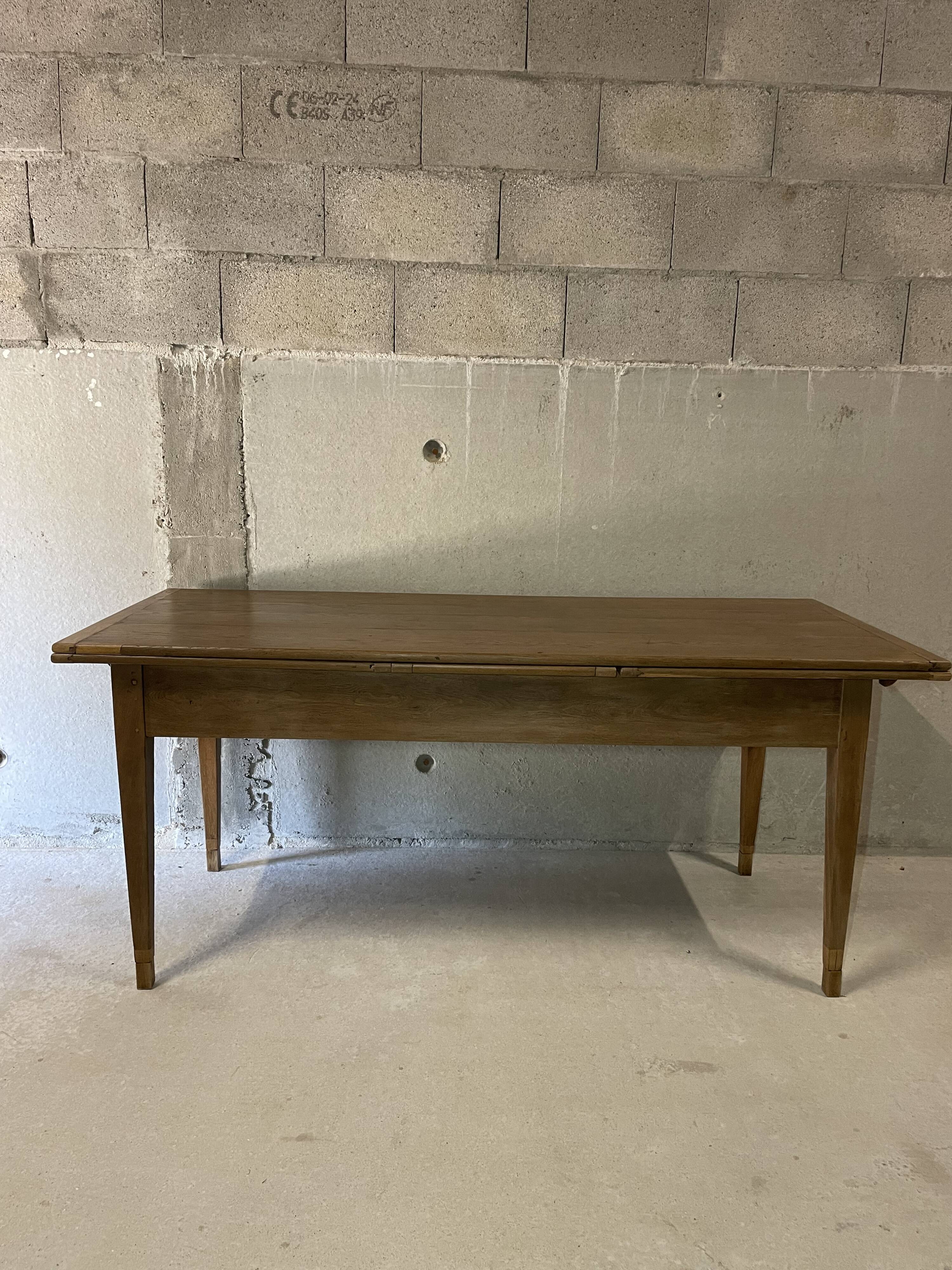 Large extendable wooden dining table – up to 3.41 m – 2 extensions