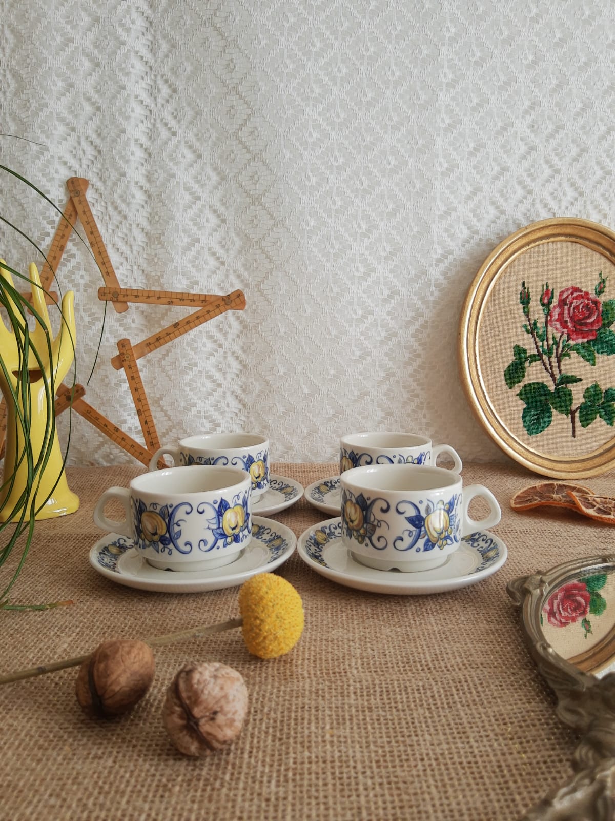 Set of 4 Villeroy & Boch cups and saucers - vintage