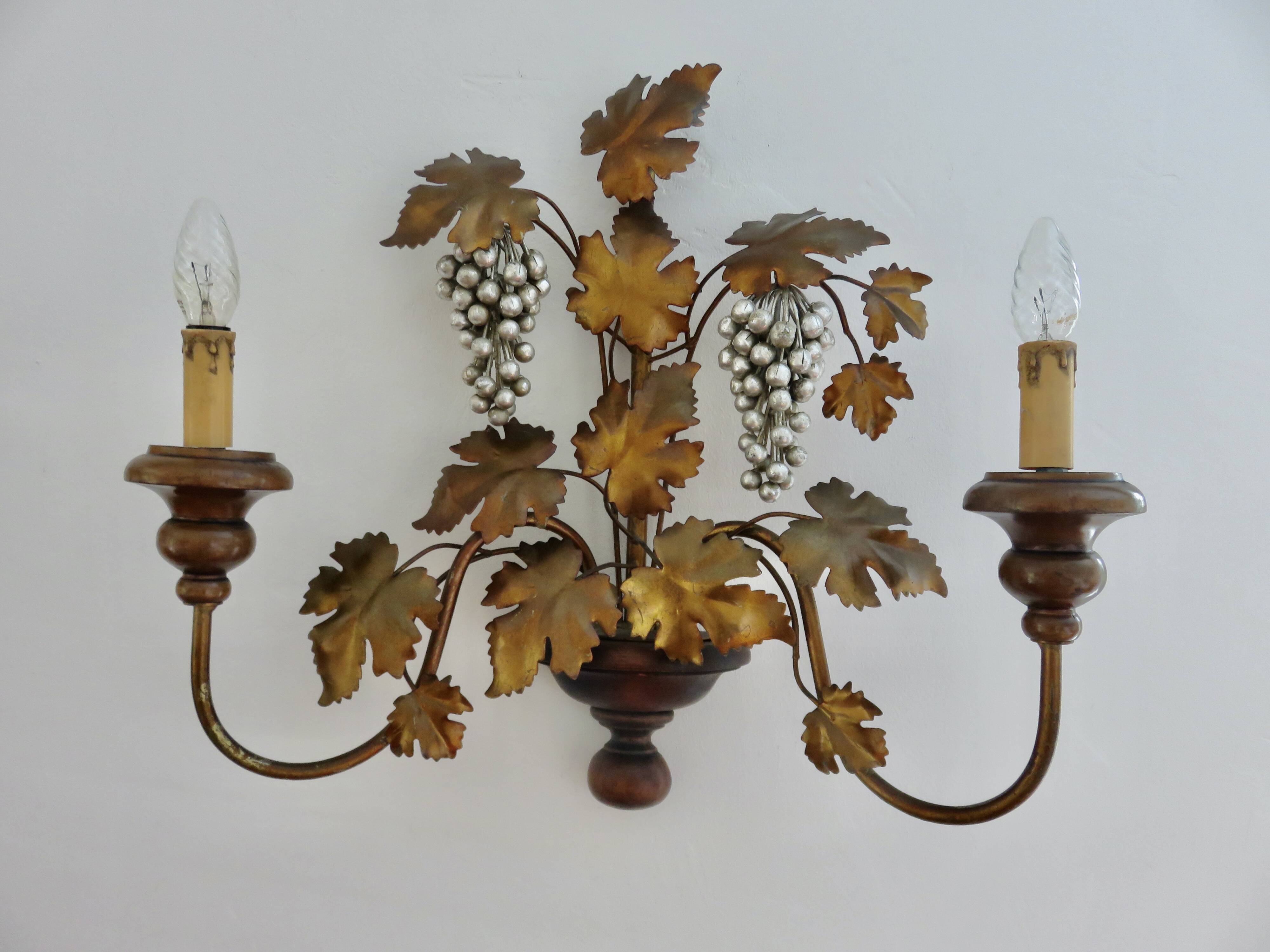 Florentine “grape” wall lamp Italy, 1940 - 1950