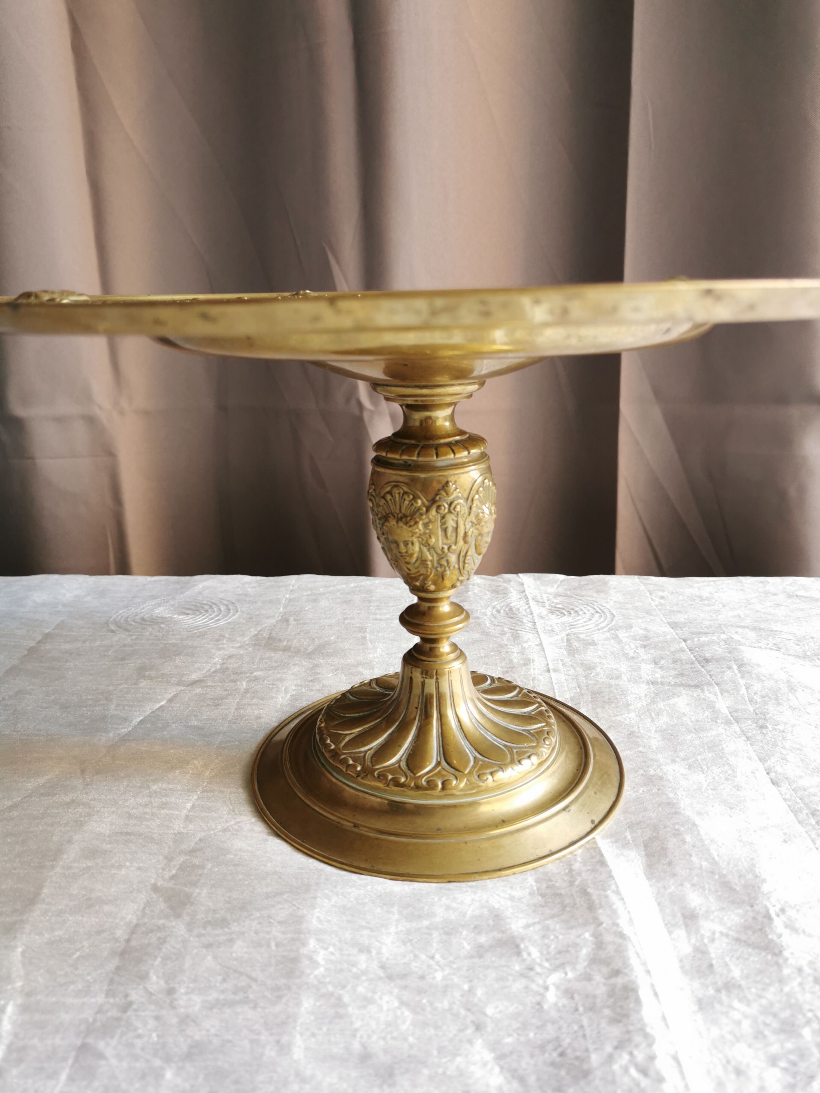 Ancient bronze cup "decor a the antique"