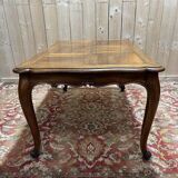 Table à manger en noyer de style Louis XV