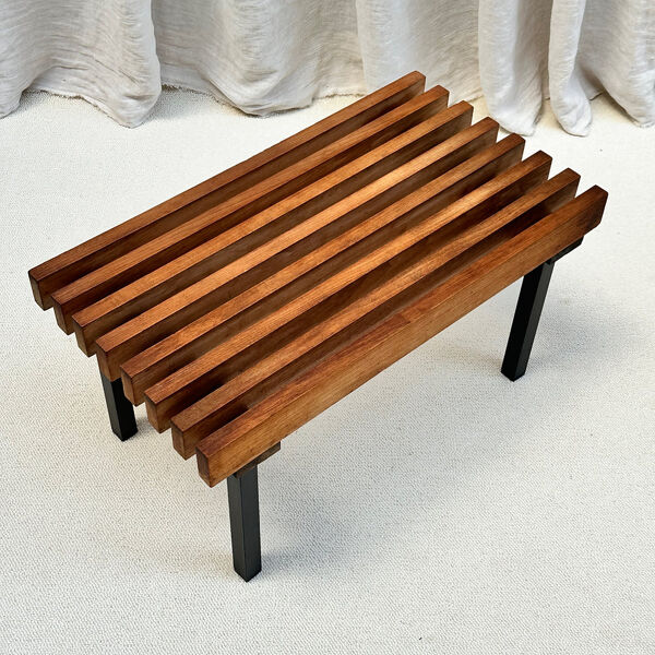 Petit banc/table basse à lattes en teck