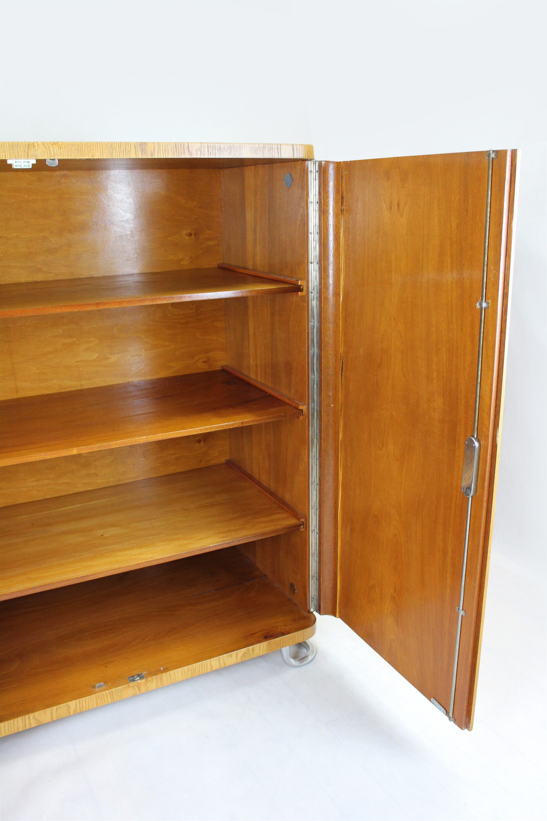 Bauhaus chromed tubular steel wardrobe, 1930