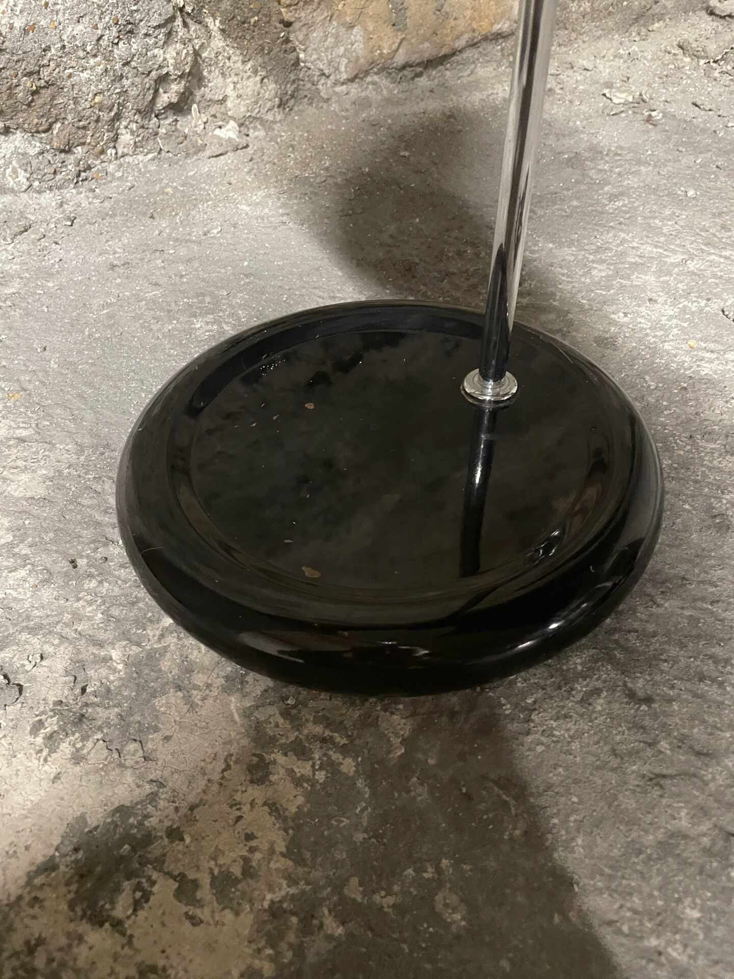 Harvey Guzzini vintage Italian desk lamp from the 1970s.