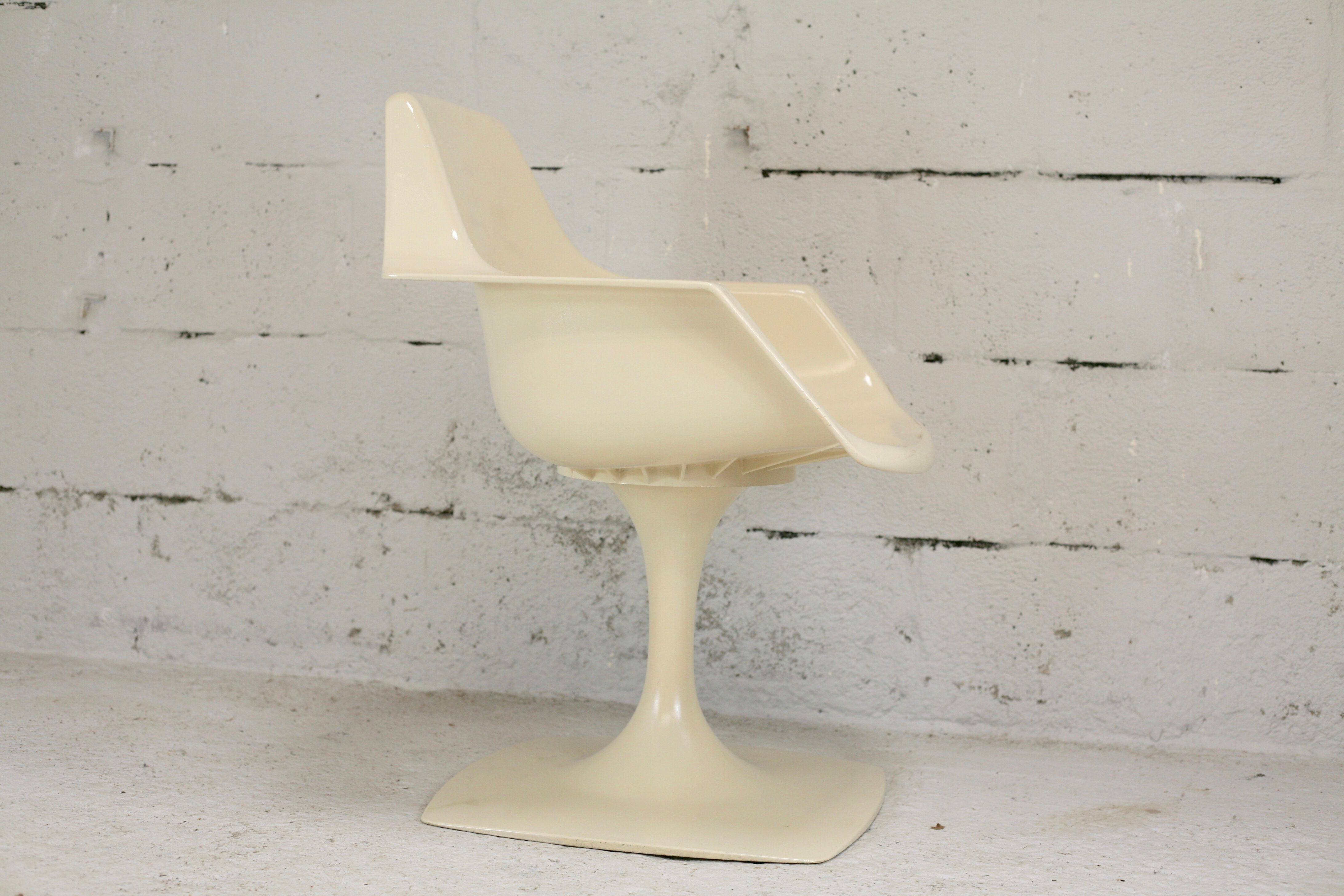 Armchair by Orlowski, resin, France, cira 1970, Stamp.