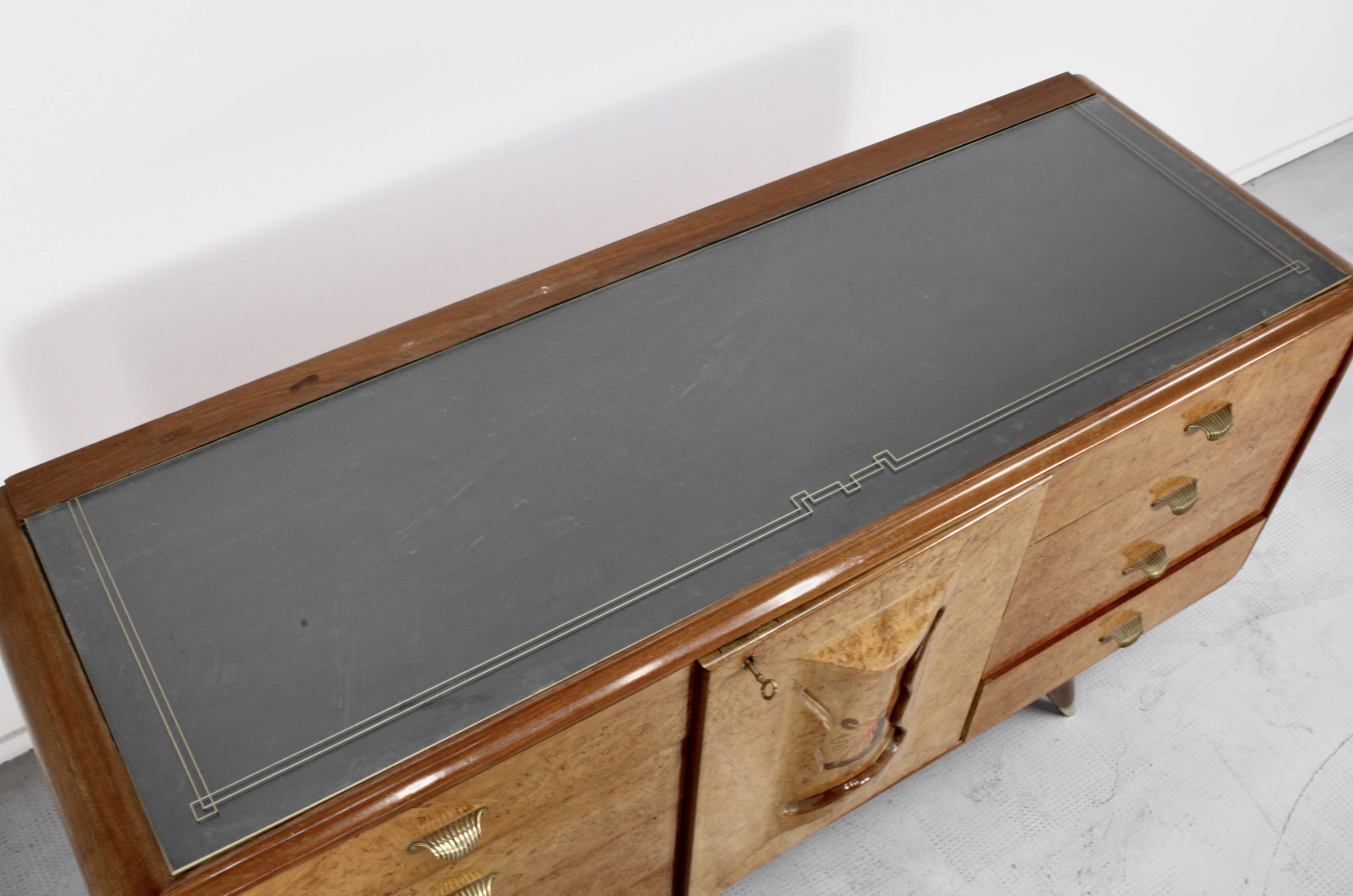 Italian Art Deco Sideboard In Walnut Burl And Brass.