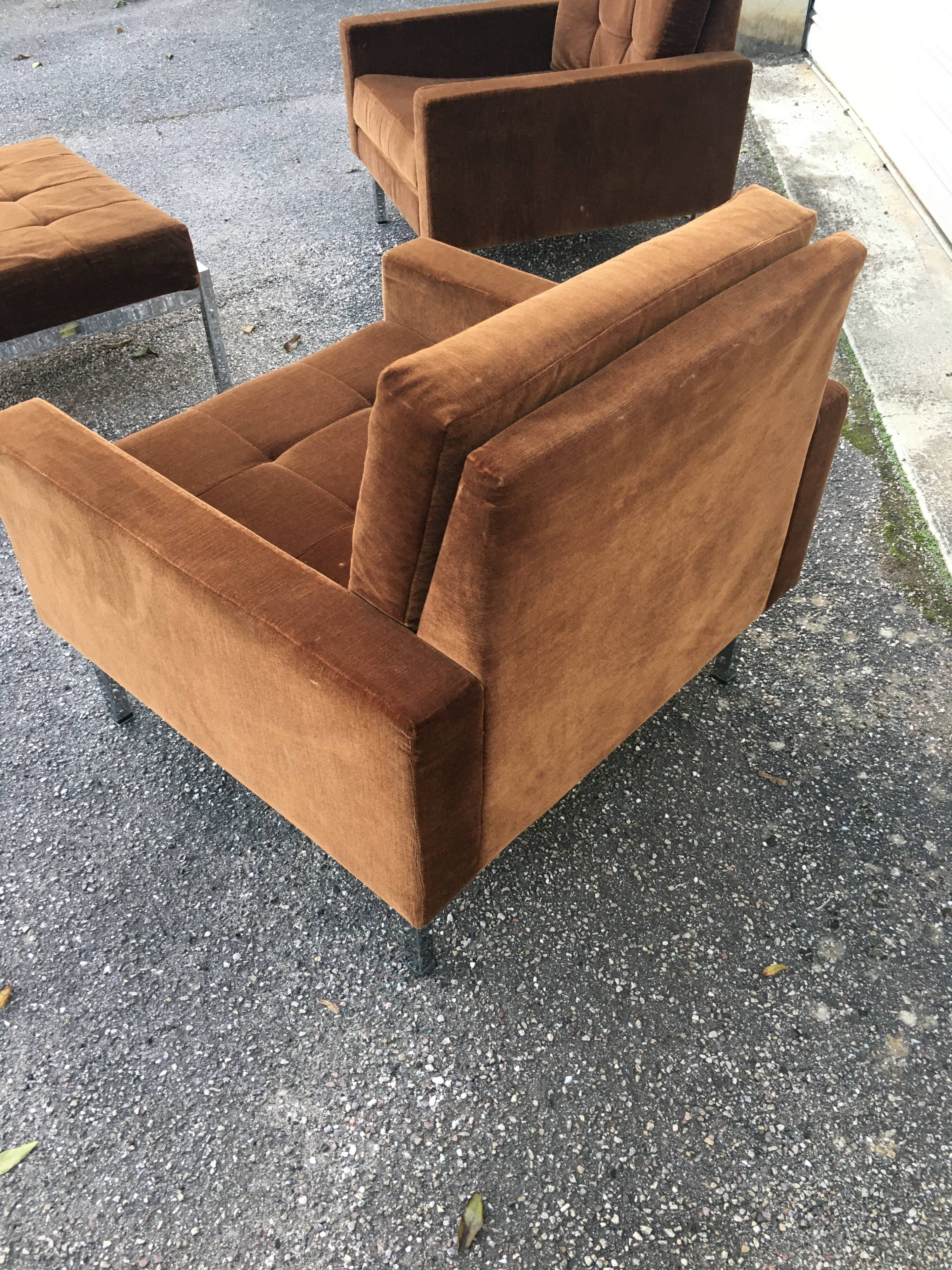 Pair of armchairs and his ottoman, circa 1970